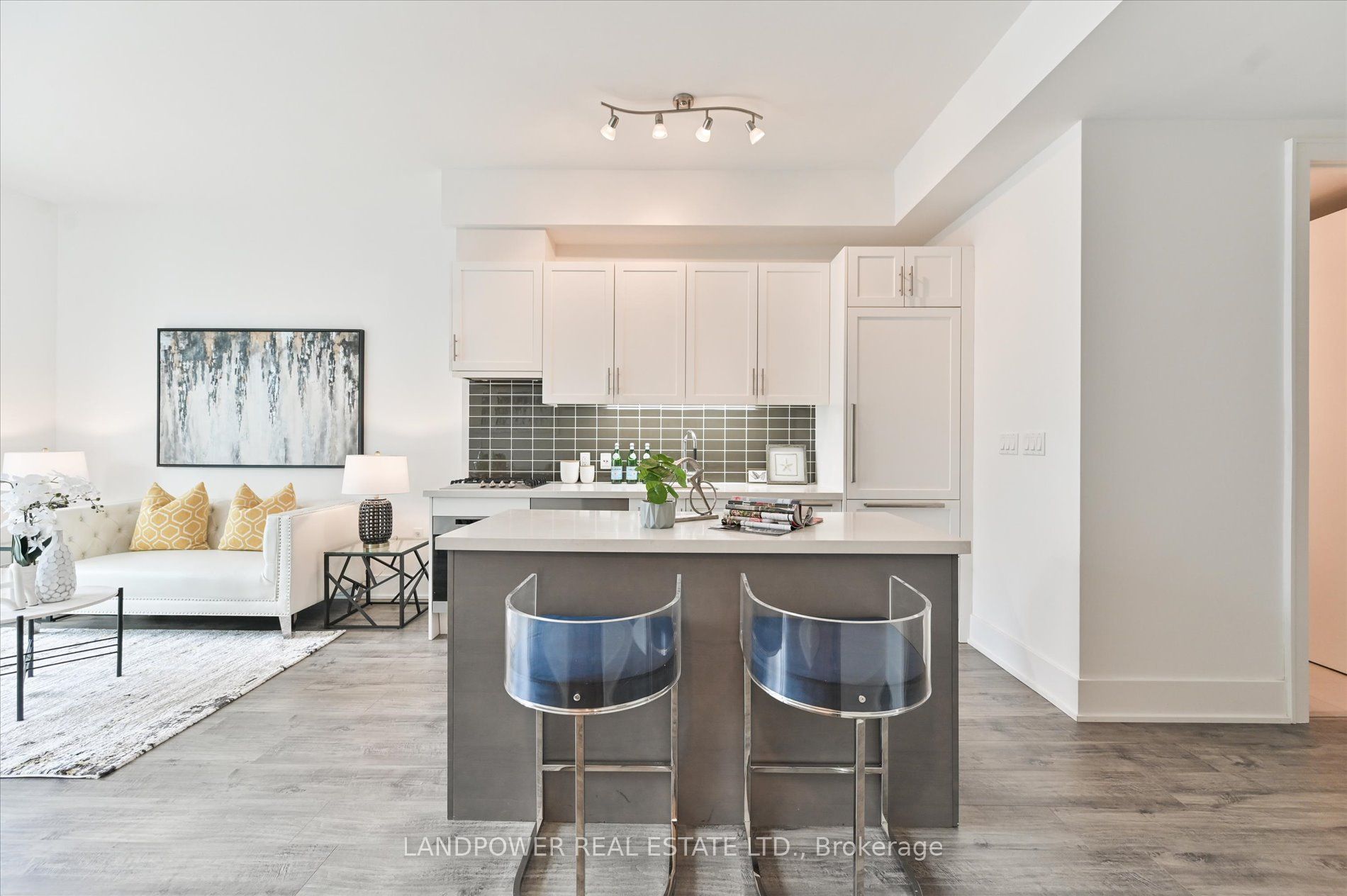 39 Queens Quay E, #635