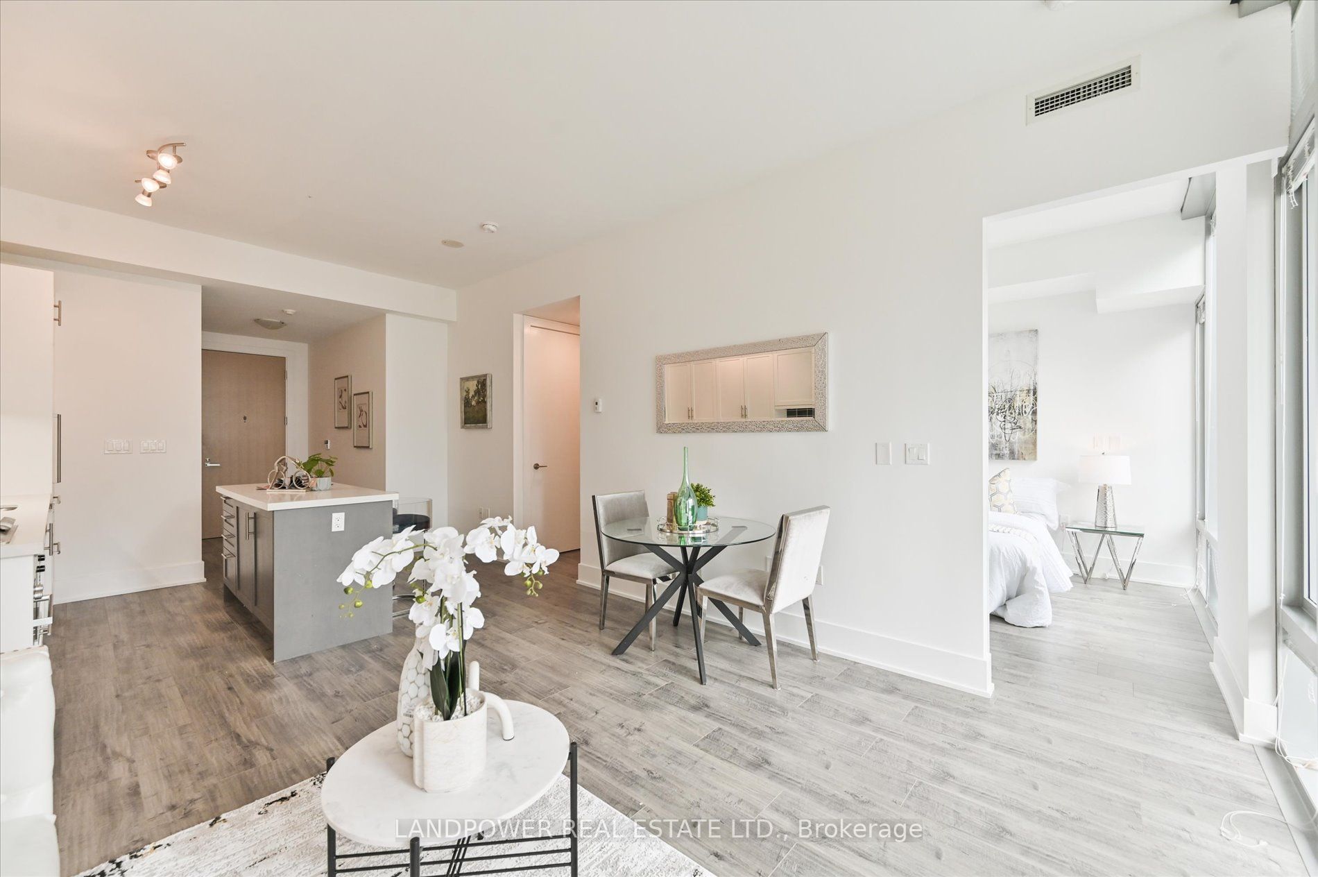 39 Queens Quay E, #635