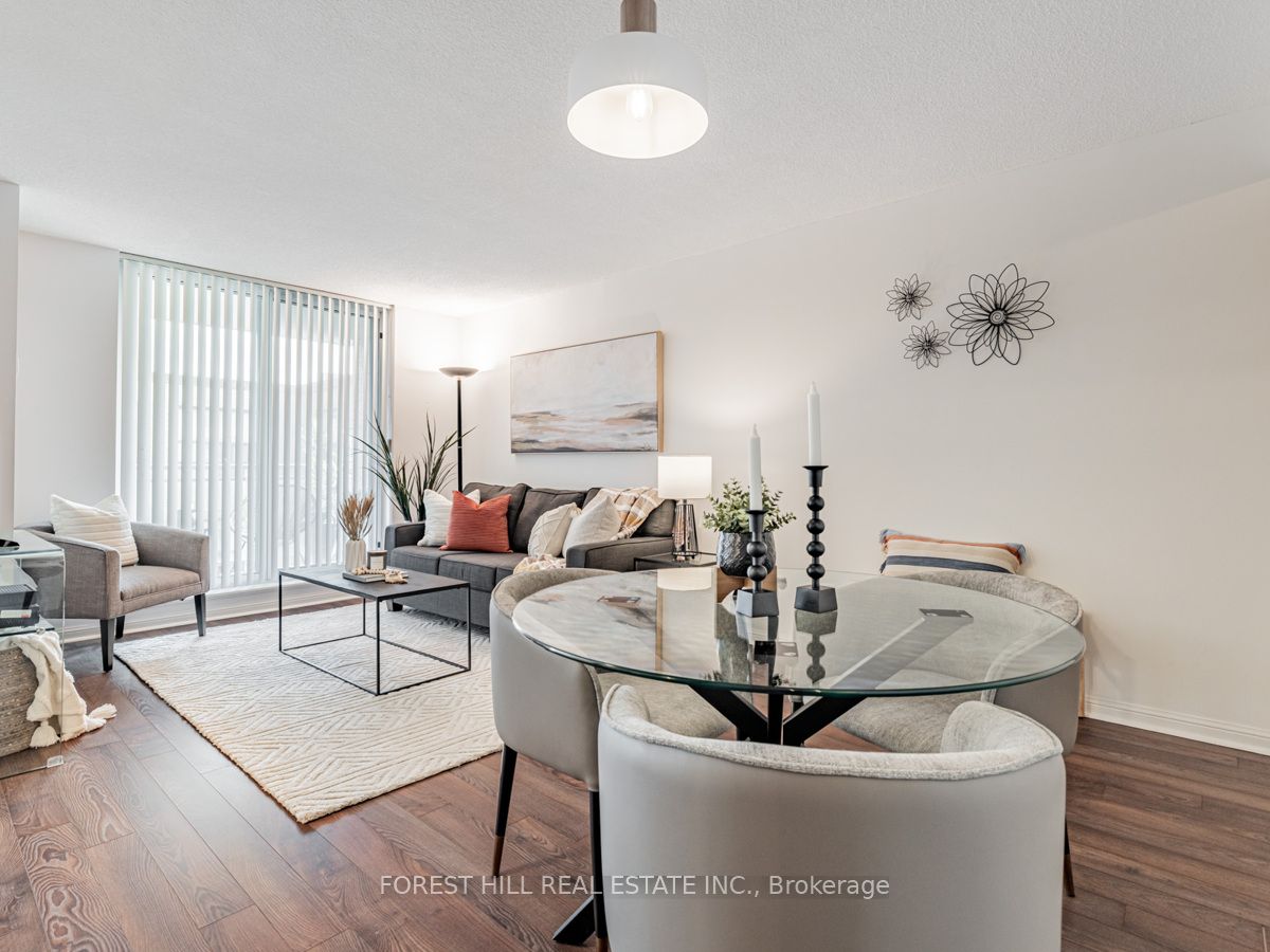 398 Eglinton Ave E, #706