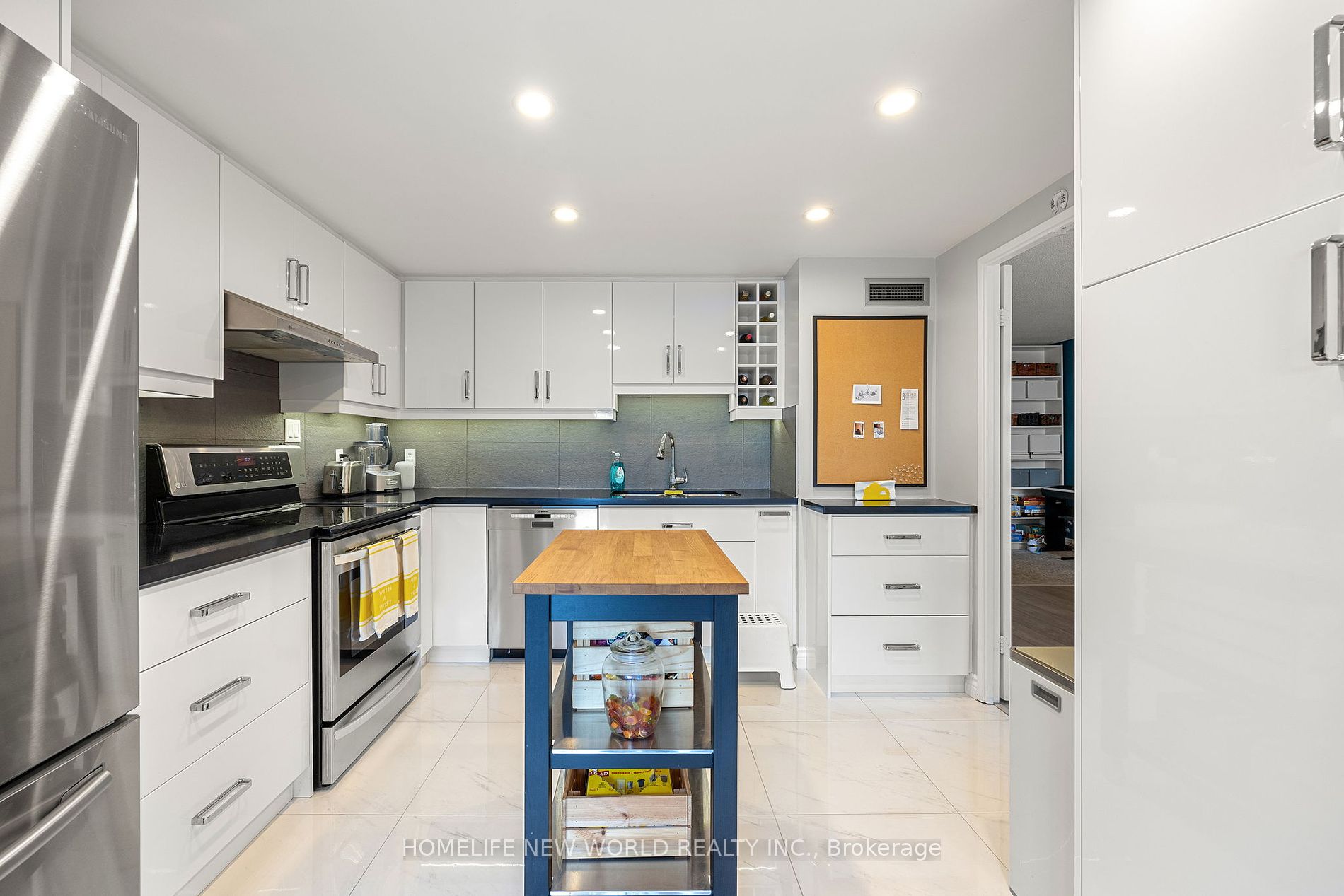 5444 Yonge Street, #1403