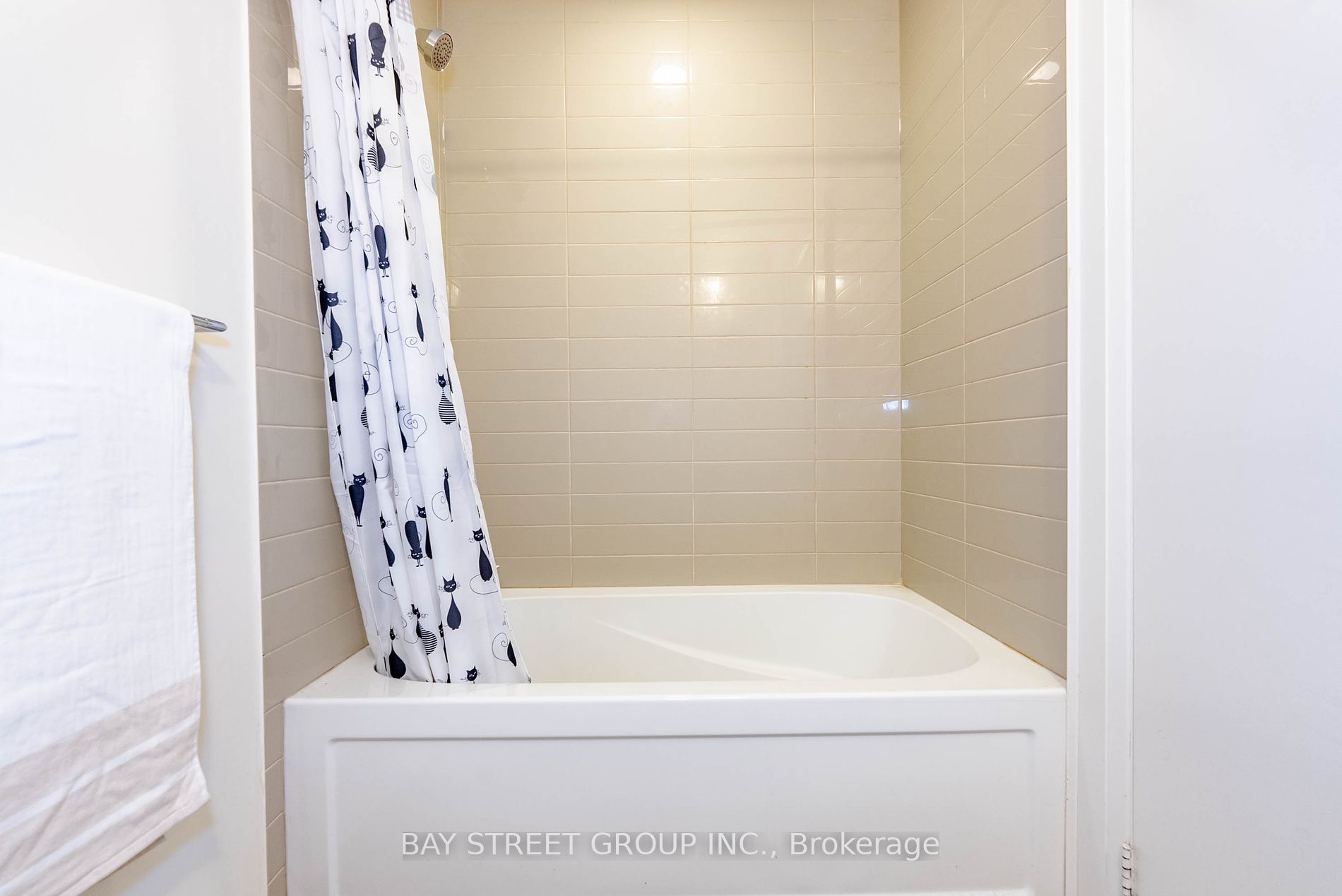 30 Roehampton Ave, #1102