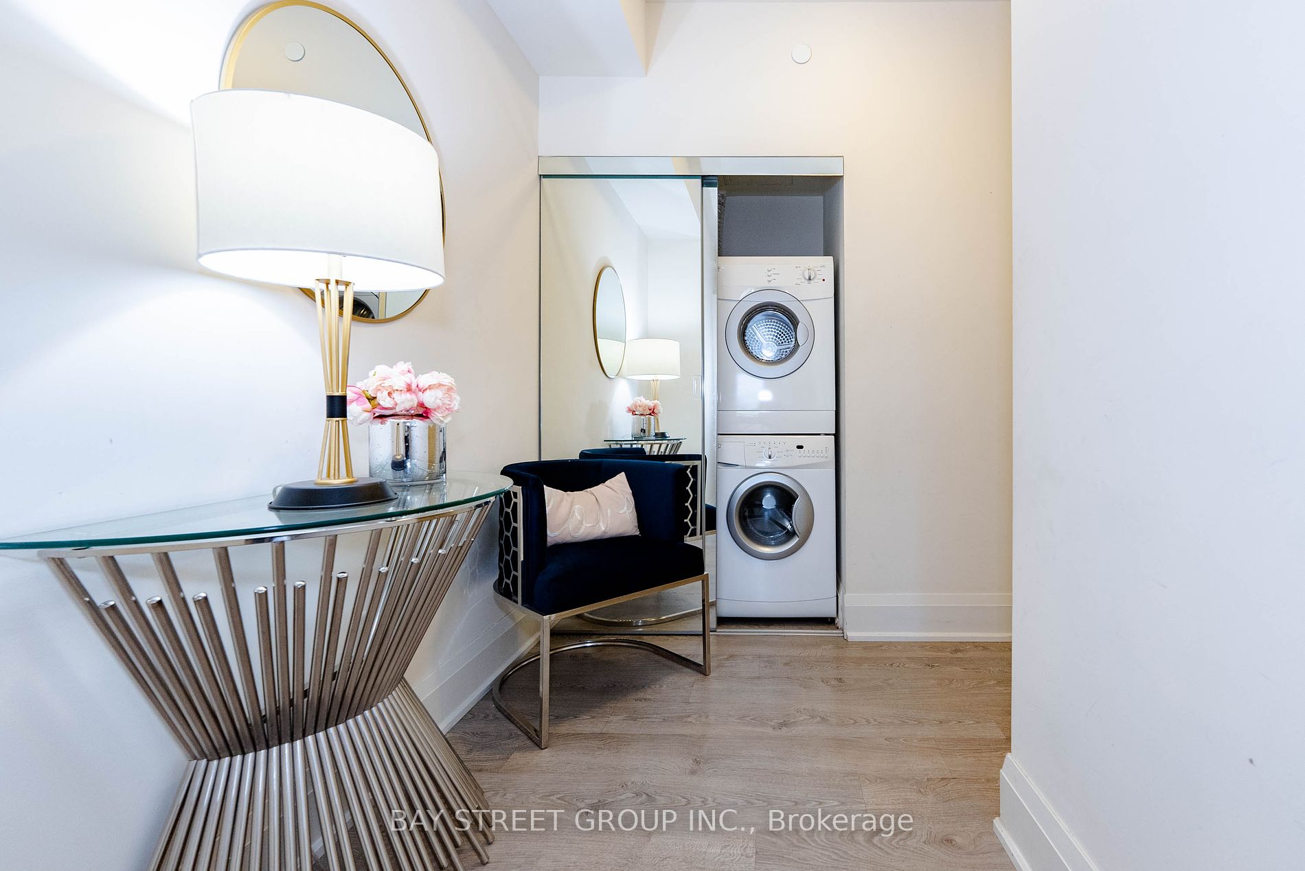 30 Roehampton Ave, #1102