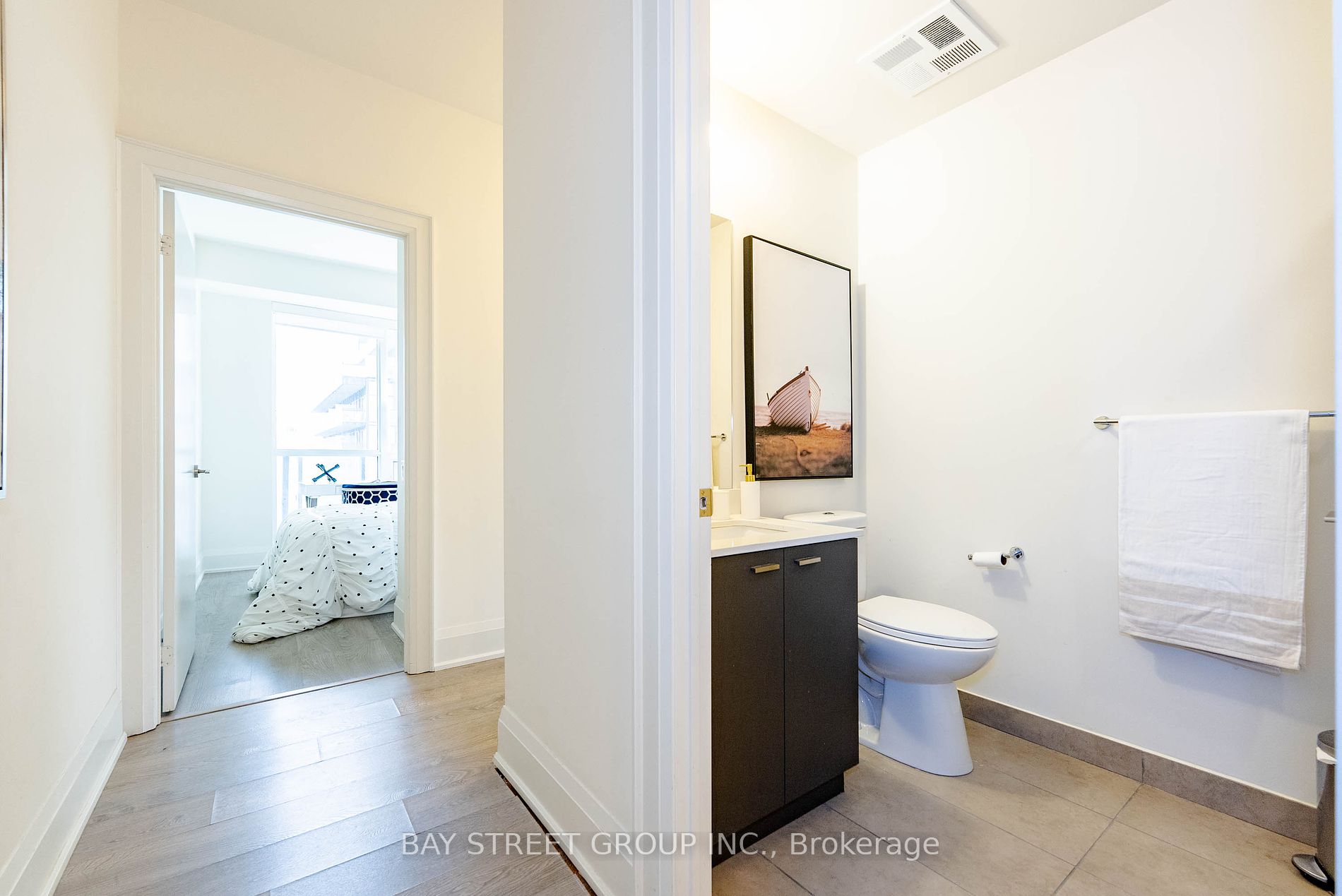 30 Roehampton Ave, #1102