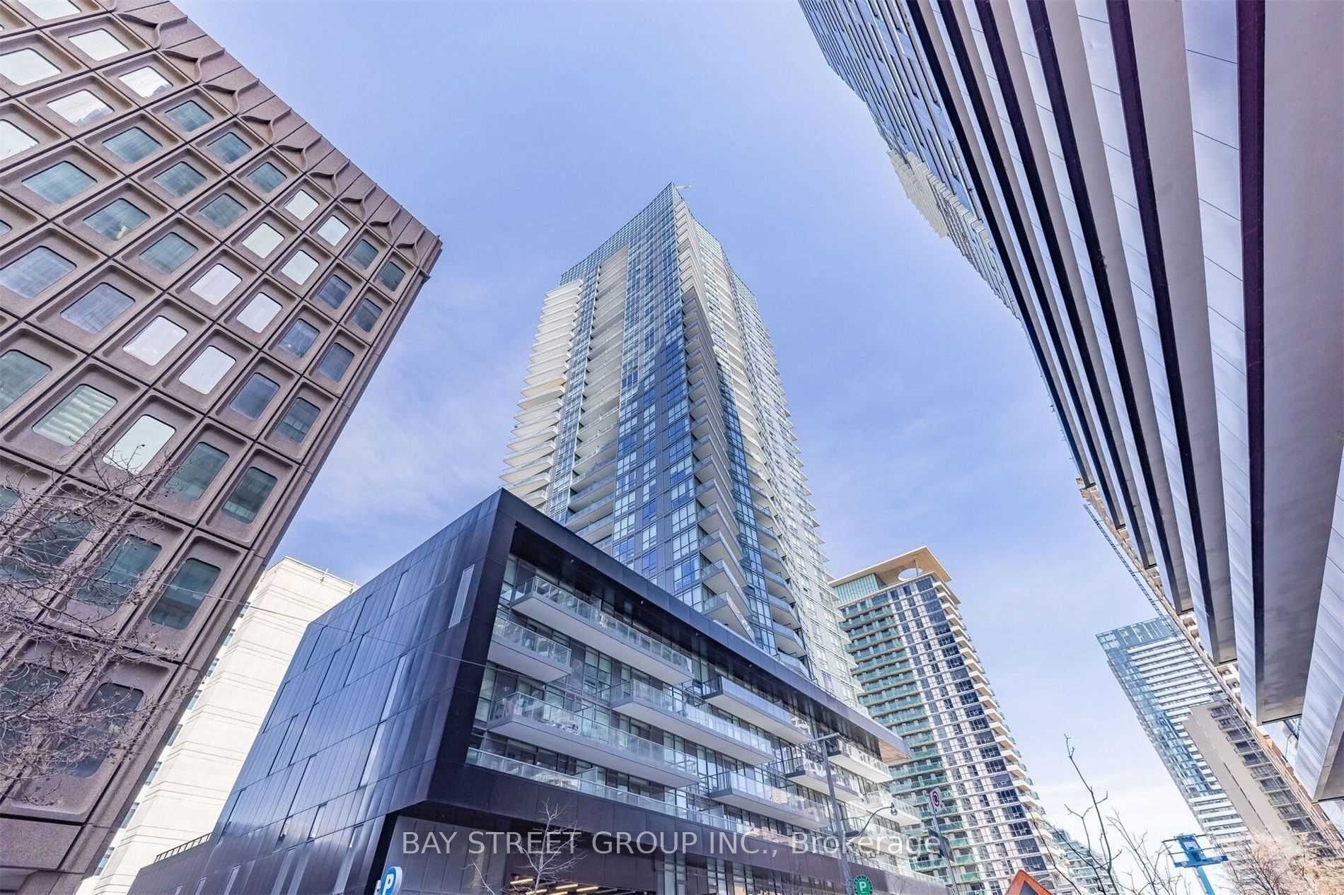 30 Roehampton Ave, #1102