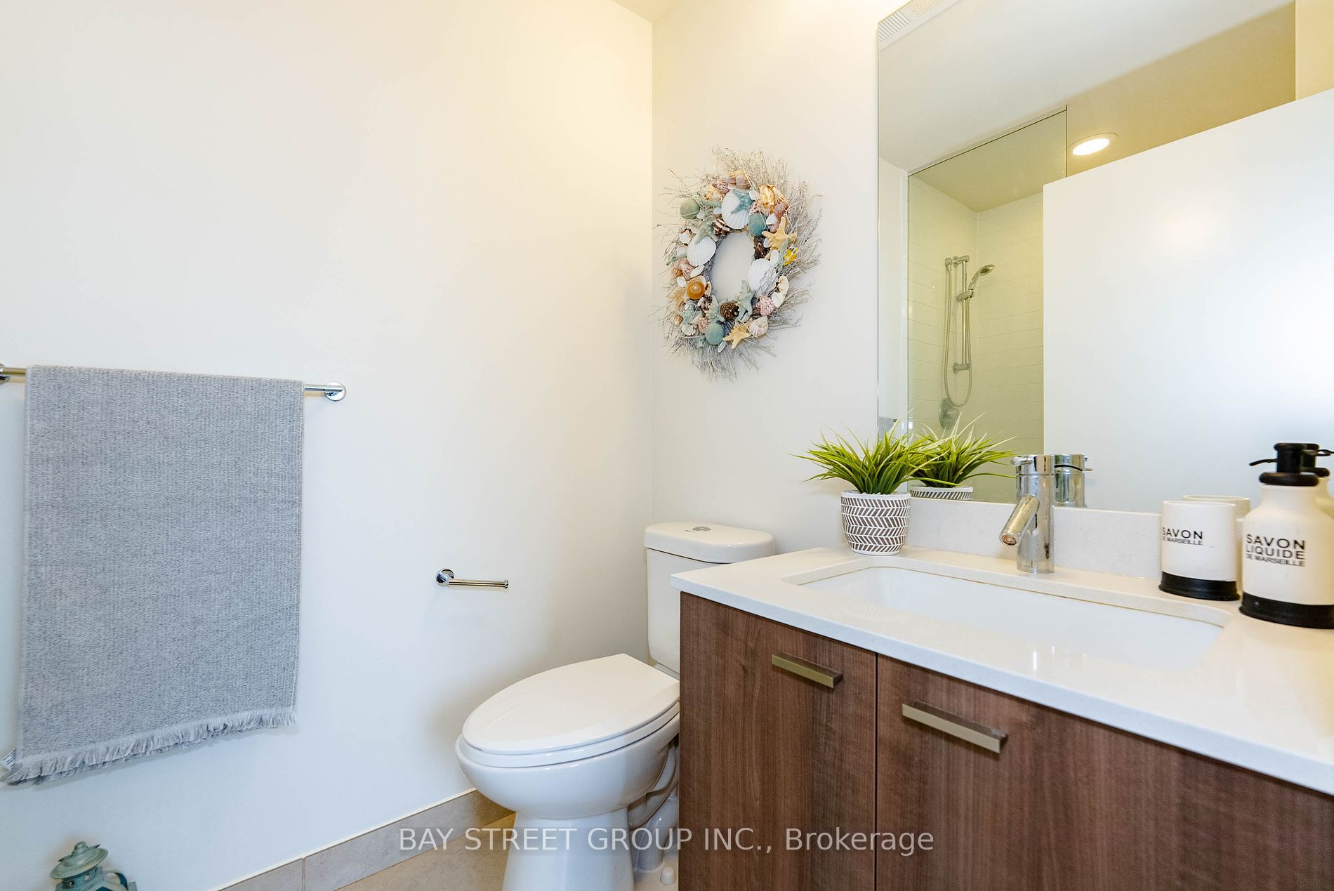 30 Roehampton Ave, #1102