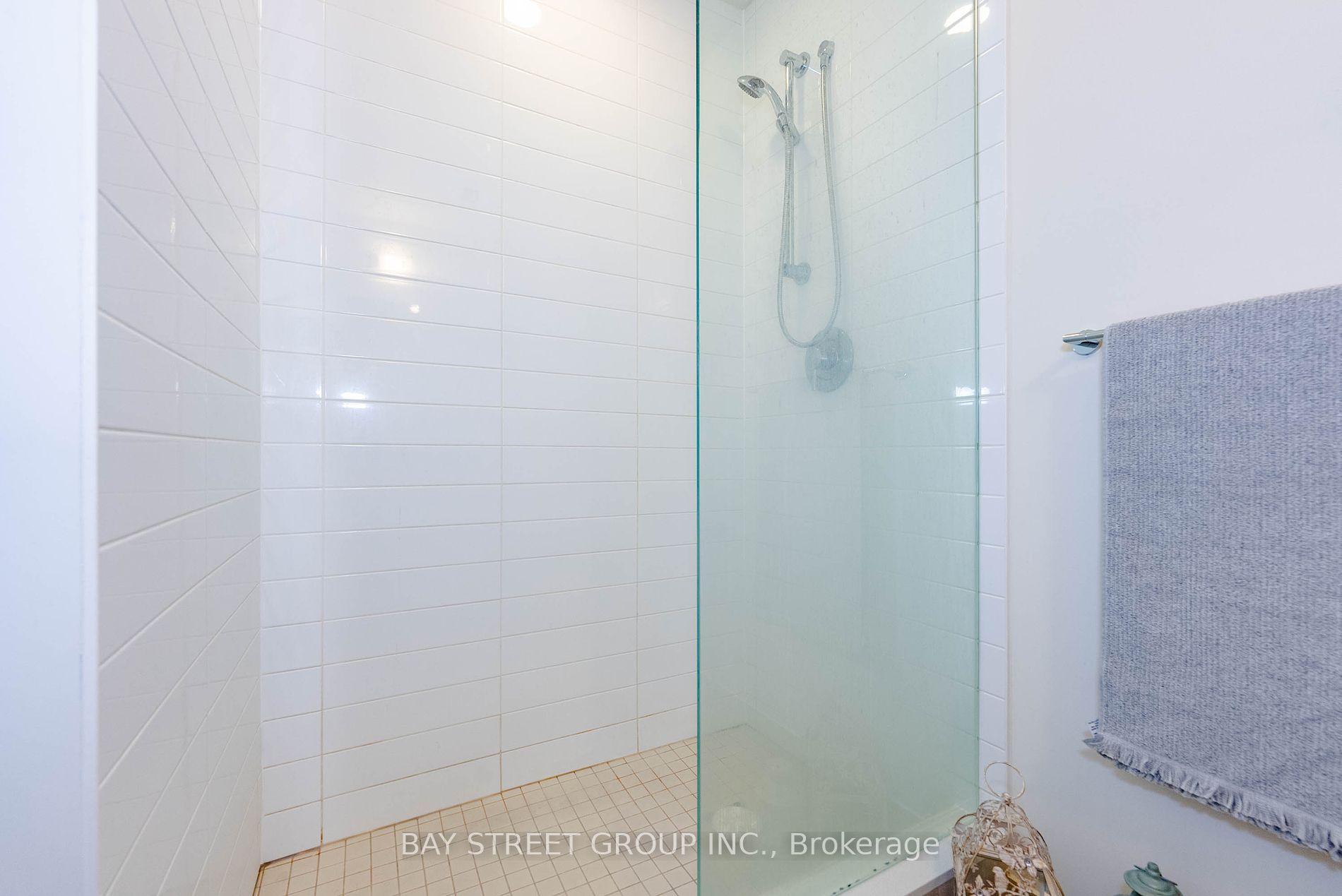 30 Roehampton Ave, #1102