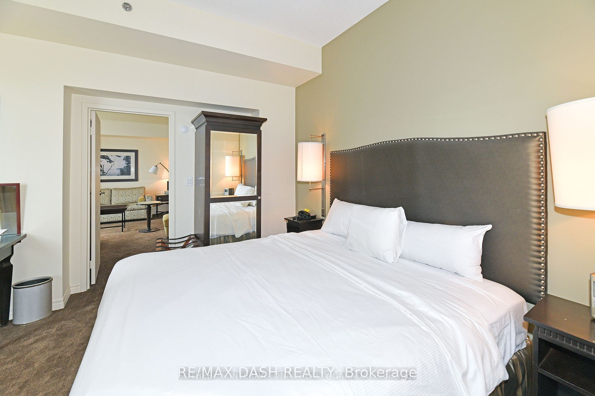 1 King St W, #4204