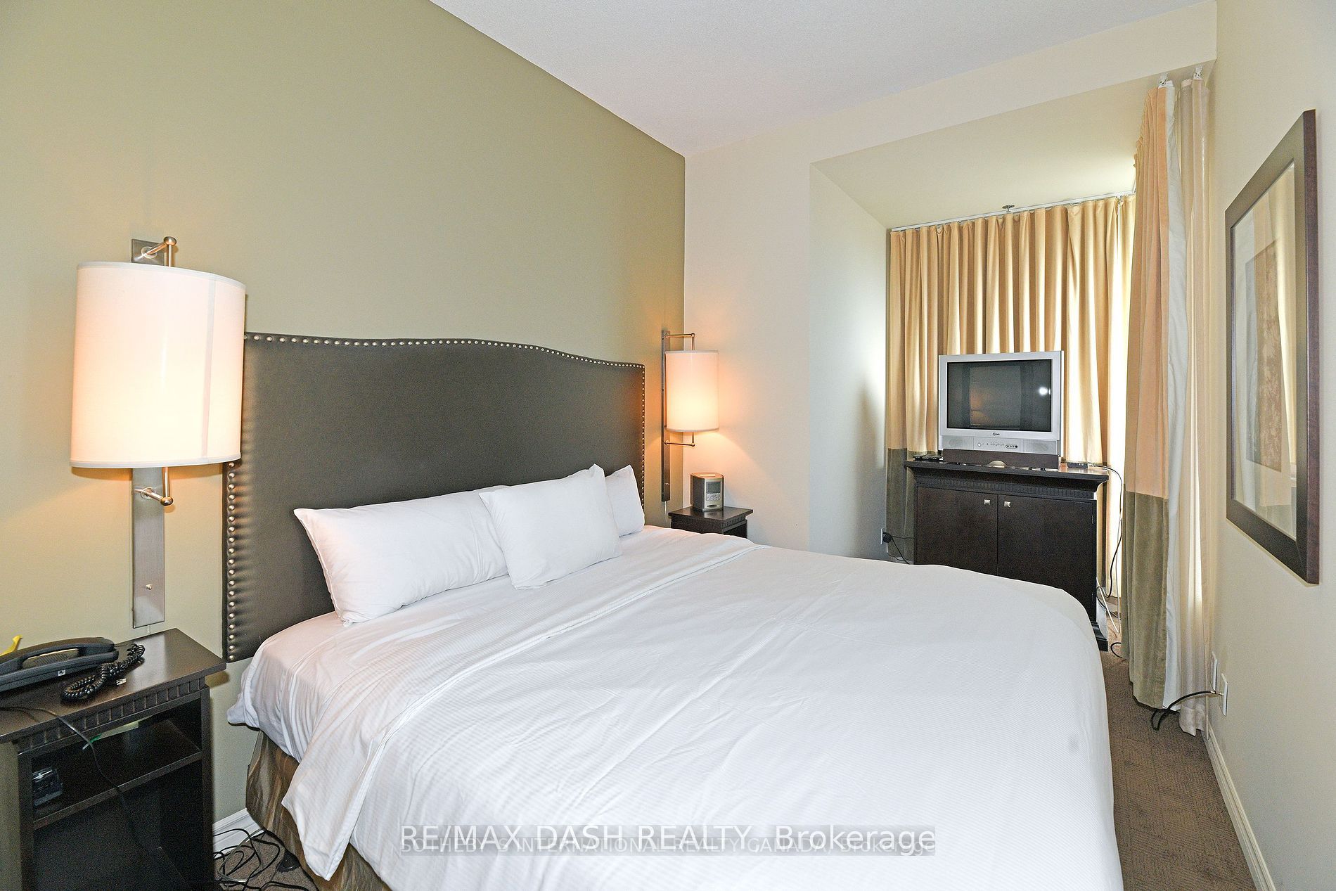 1 King St W, #4204