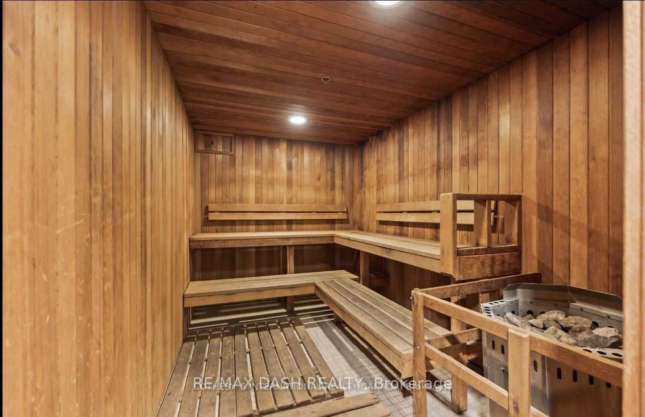 1 King St W, #4204