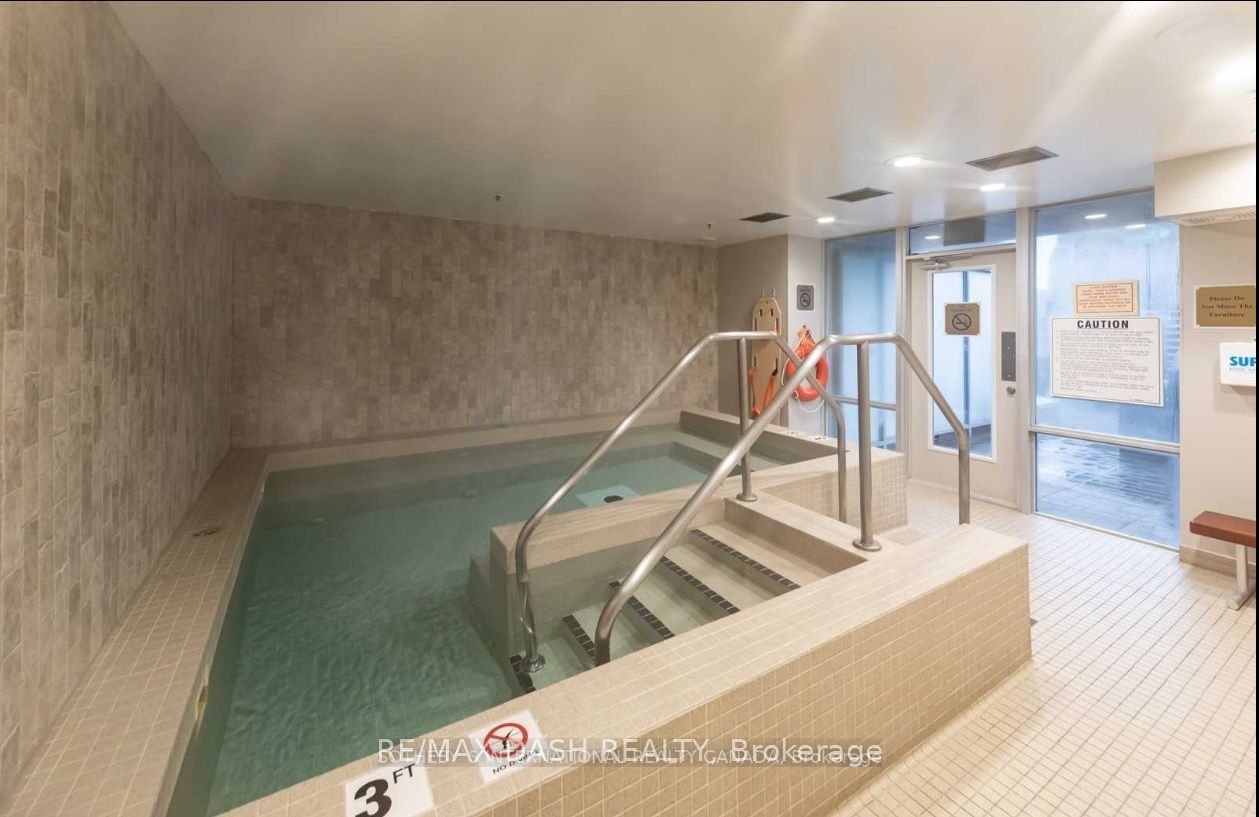 1 King St W, #4204