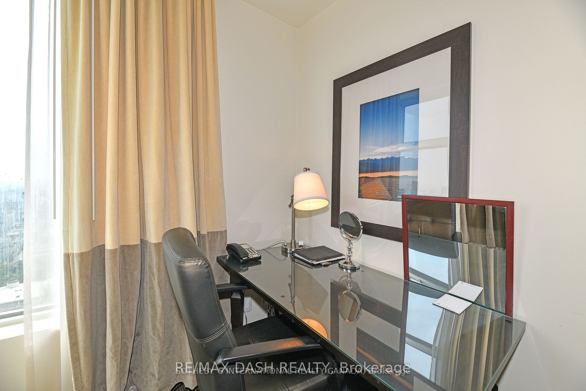 1 King St W, #4204