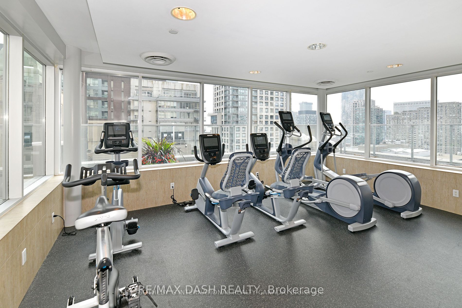 1 King St W, #4204