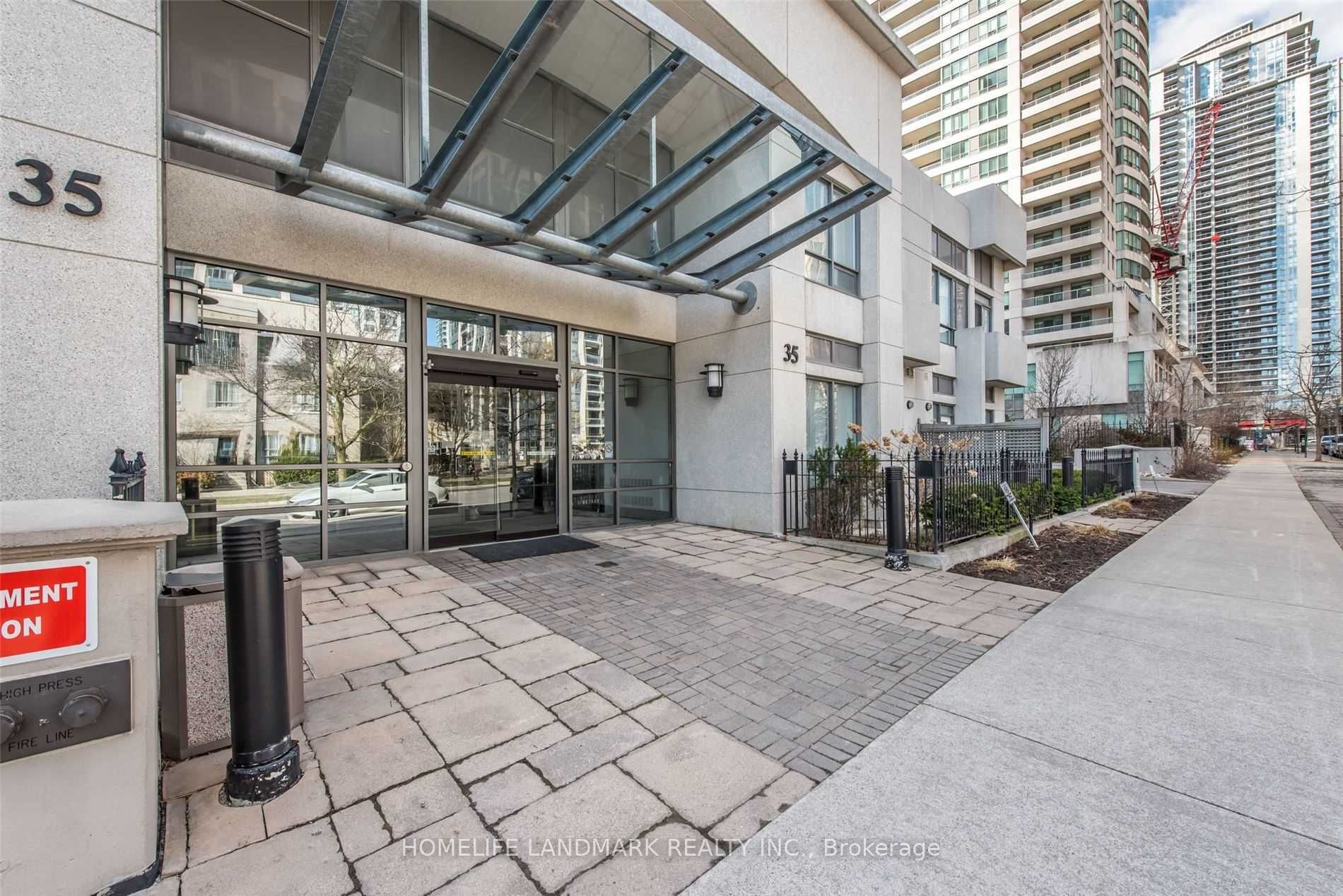 35 Hollywood Avenue, #1018