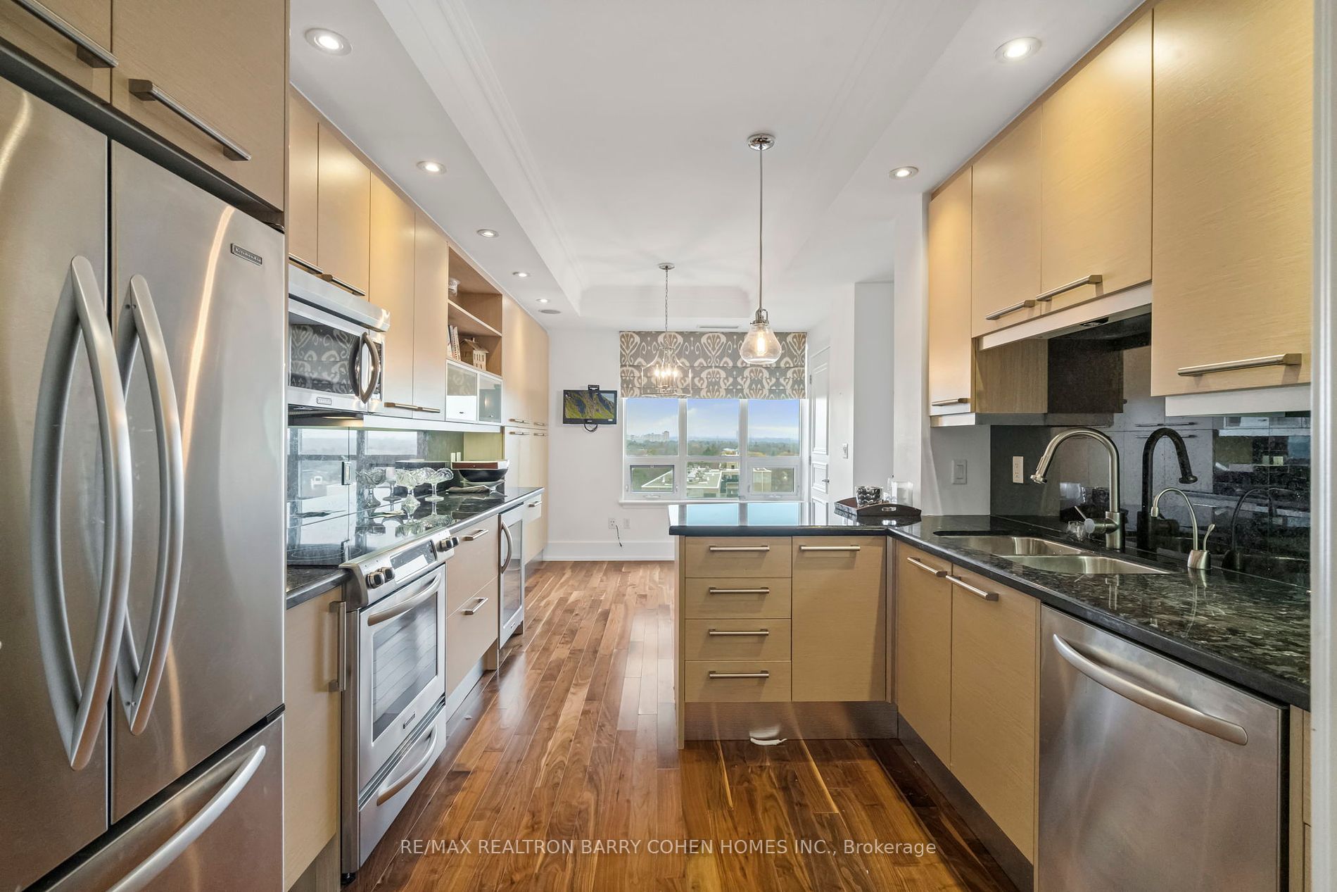 662 Sheppard Ave E, #805c