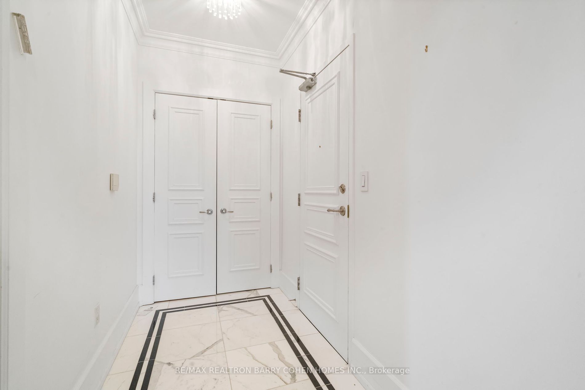 662 Sheppard Ave E, #805c