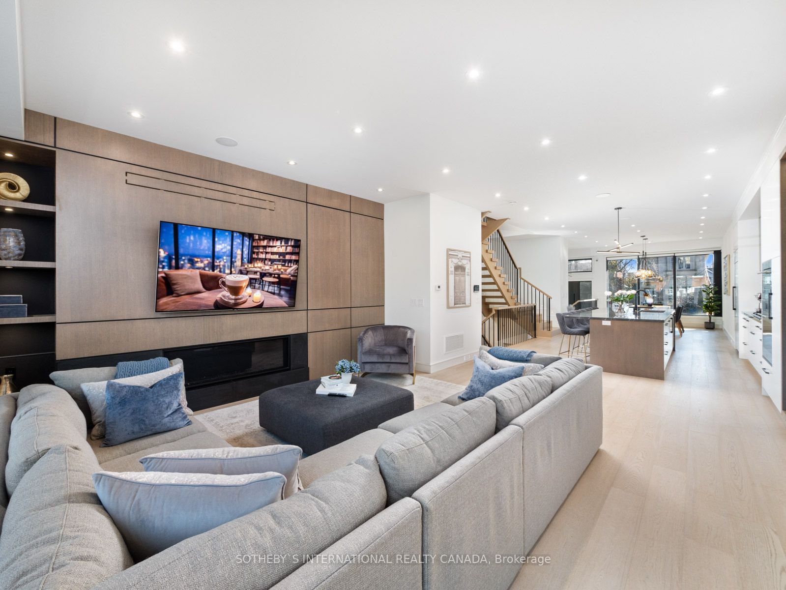 272 Cranbrooke Avenue