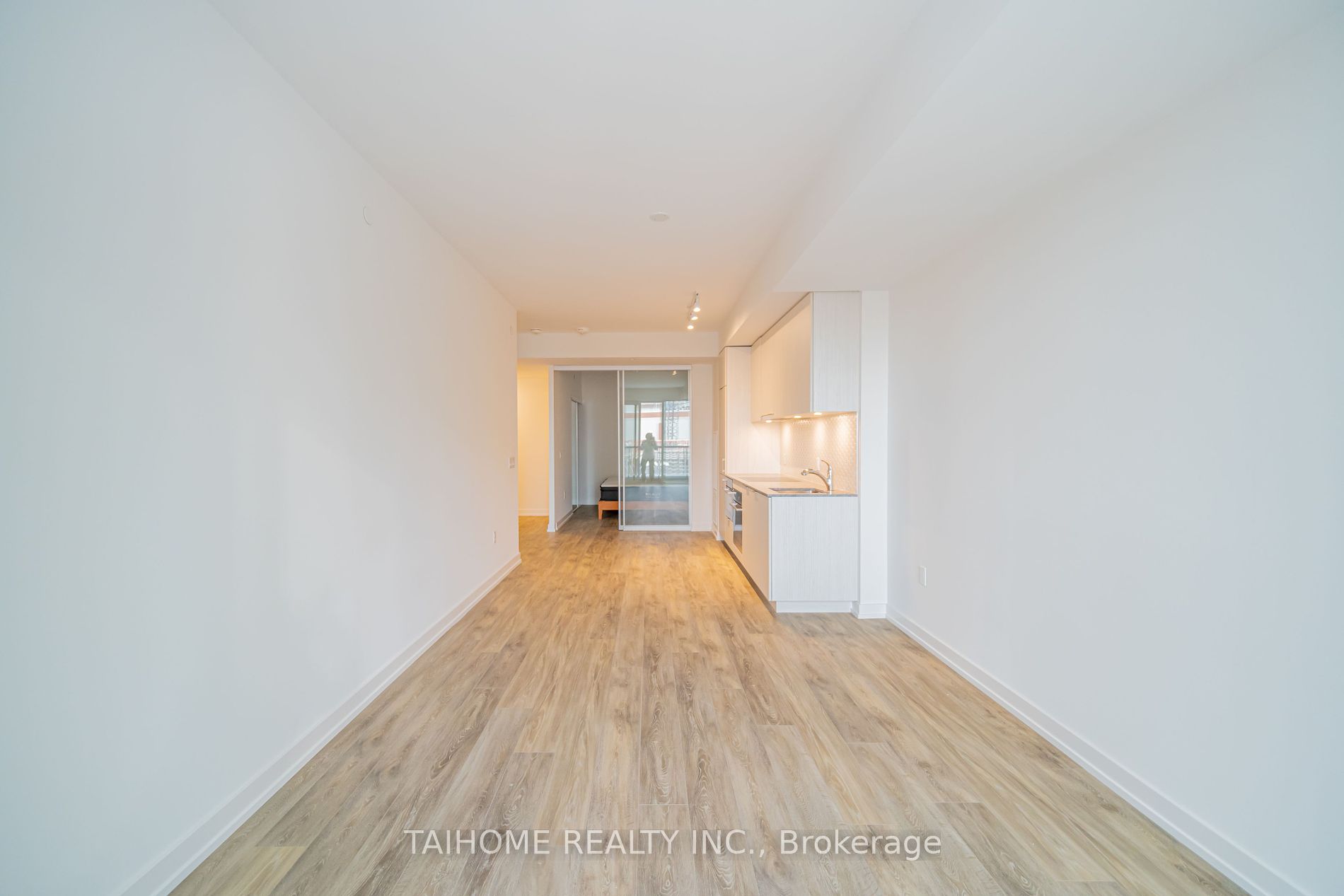 158 Front Street E #813