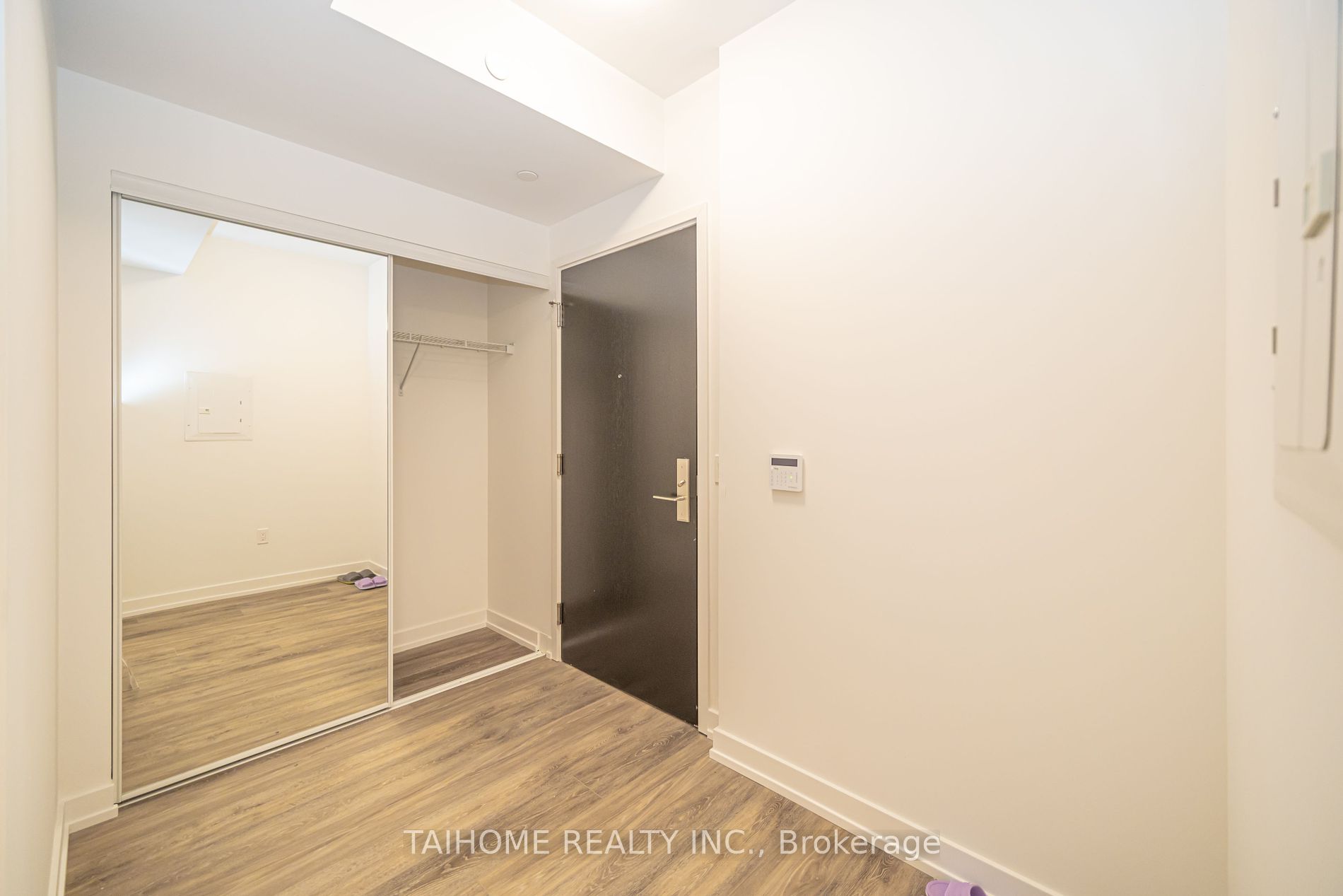 158 Front Street E #813