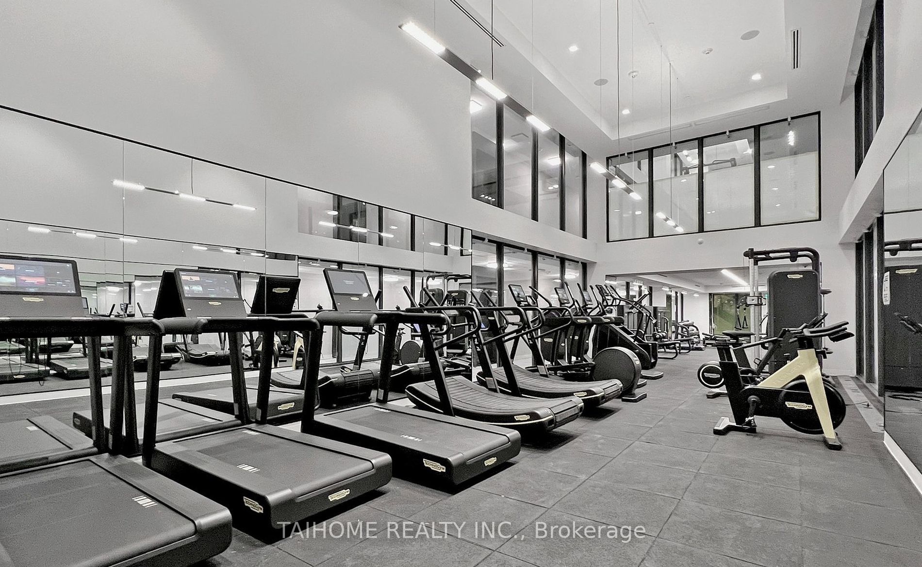 158 Front Street E #813