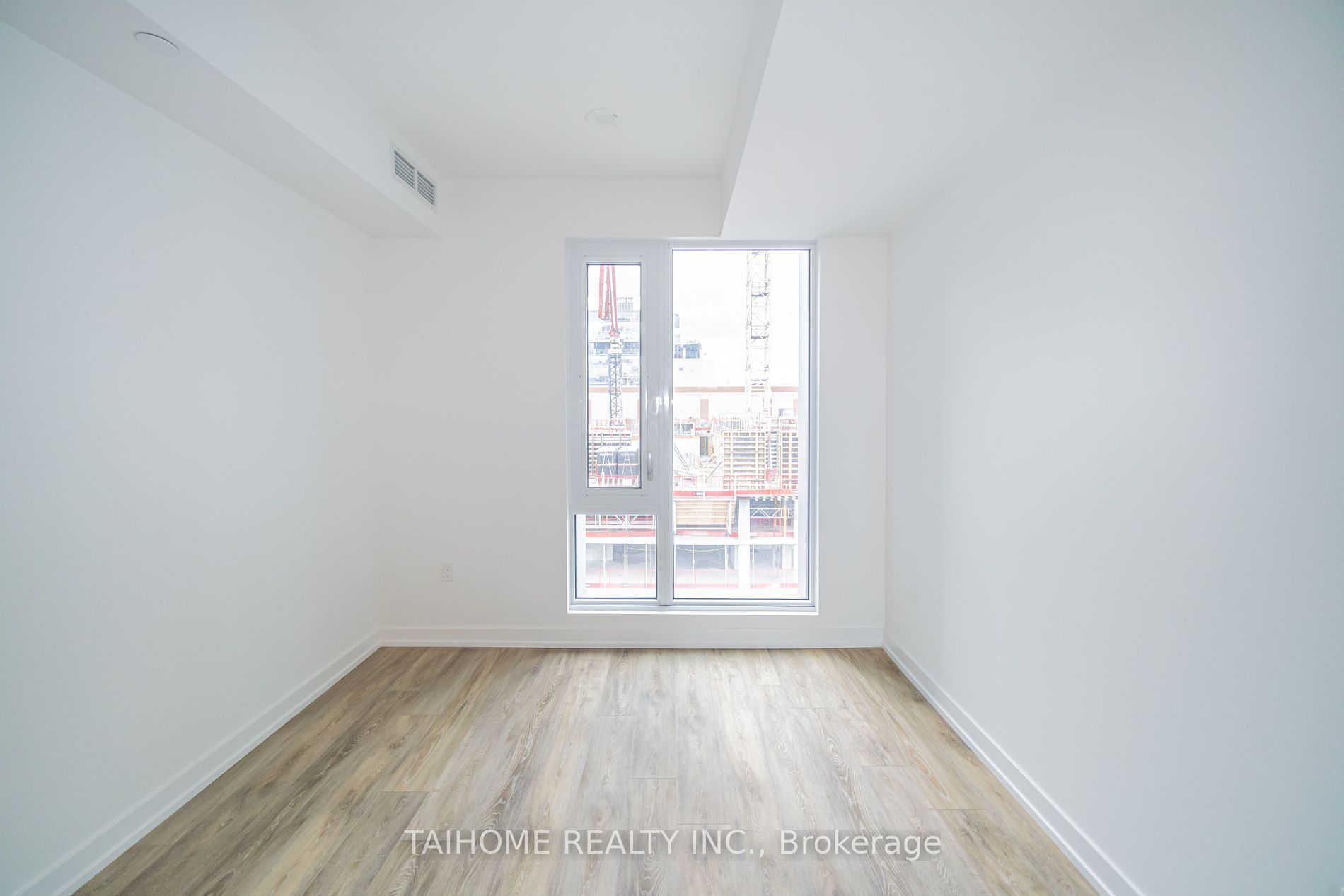 158 Front Street E #813