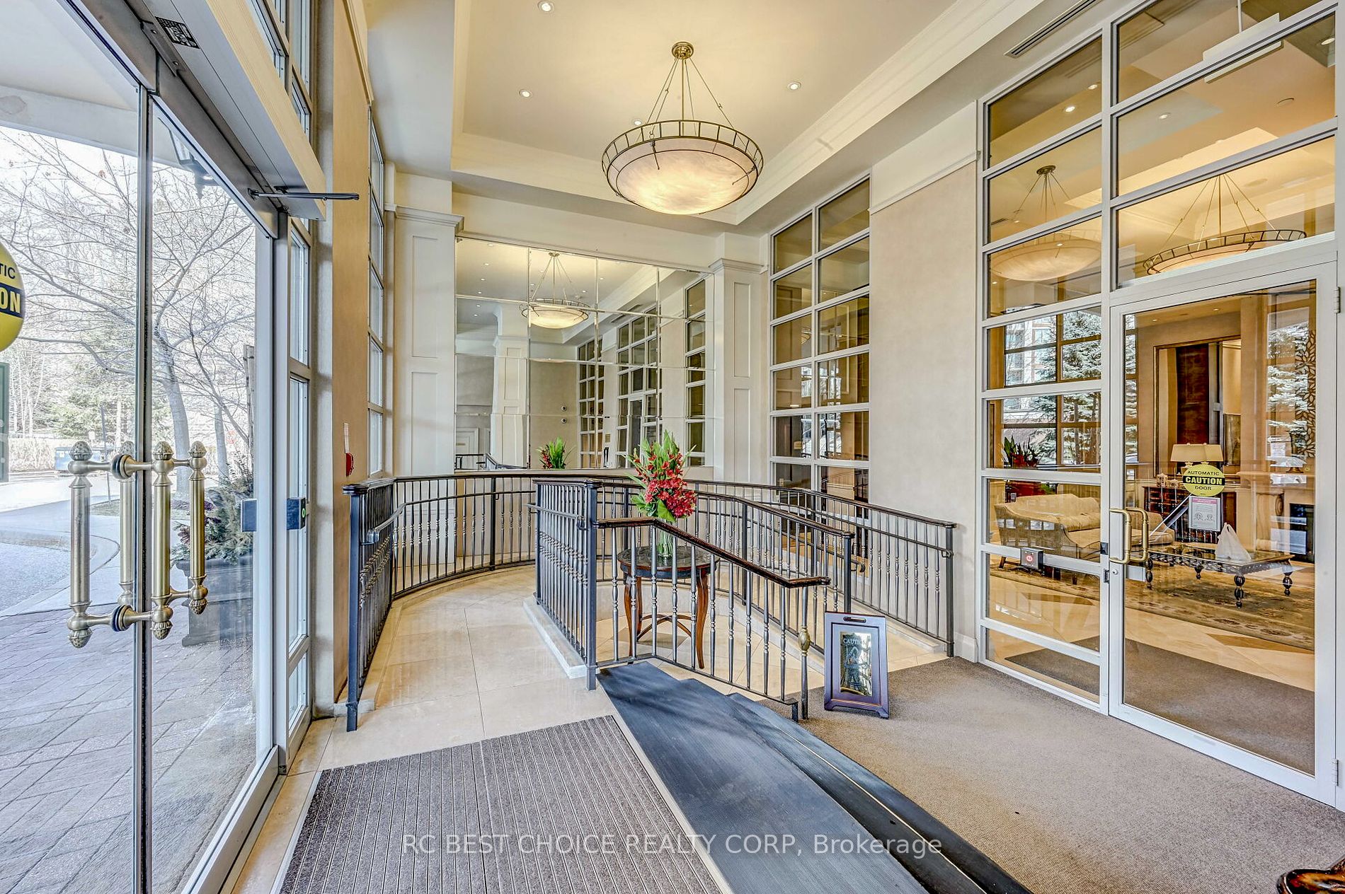 38 William Carson Cres, #805