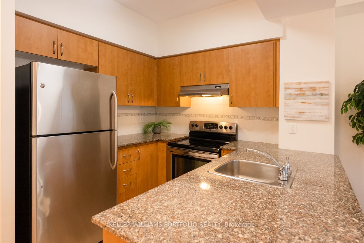 207 Wellesley Street E, #103