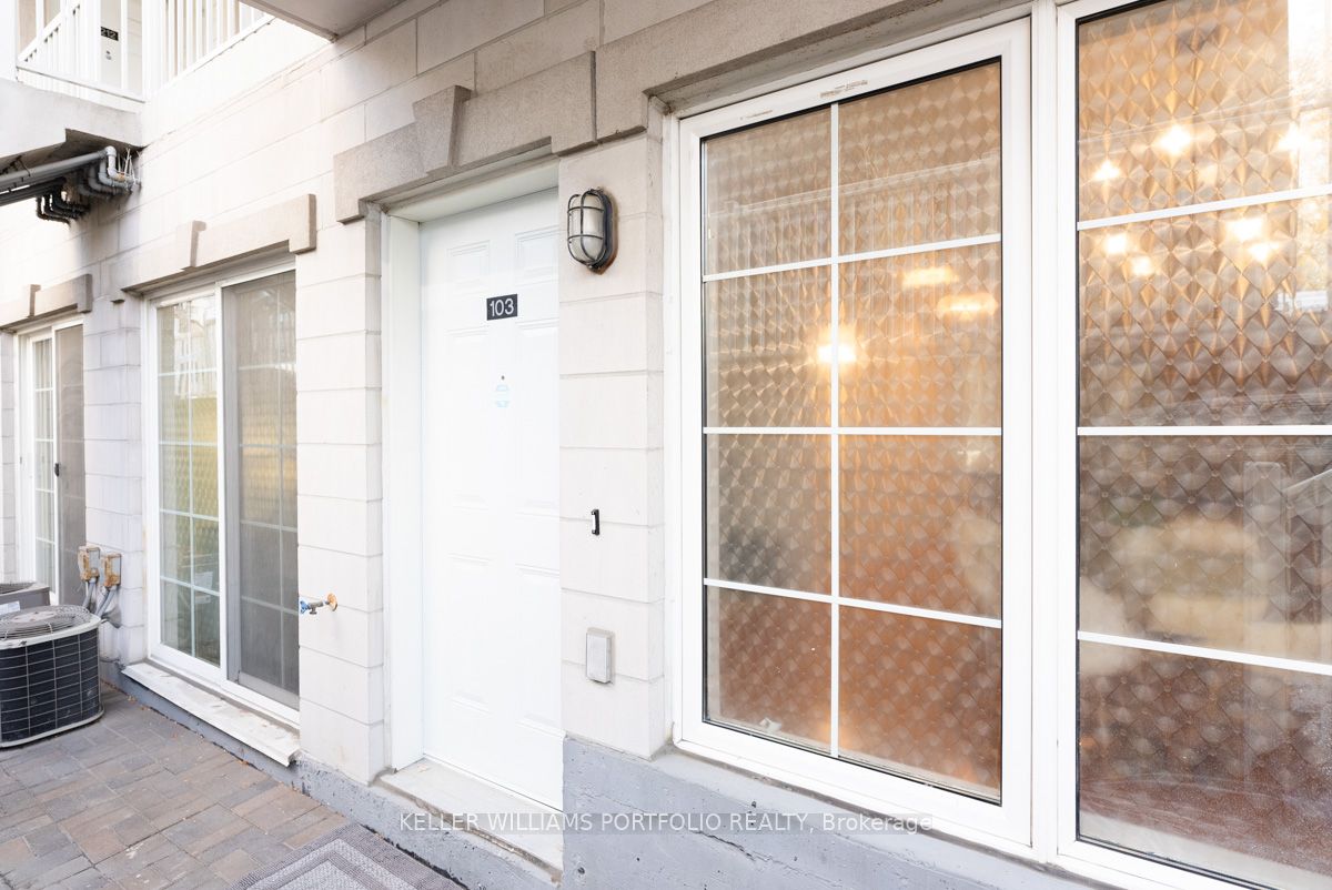 207 Wellesley Street E, #103
