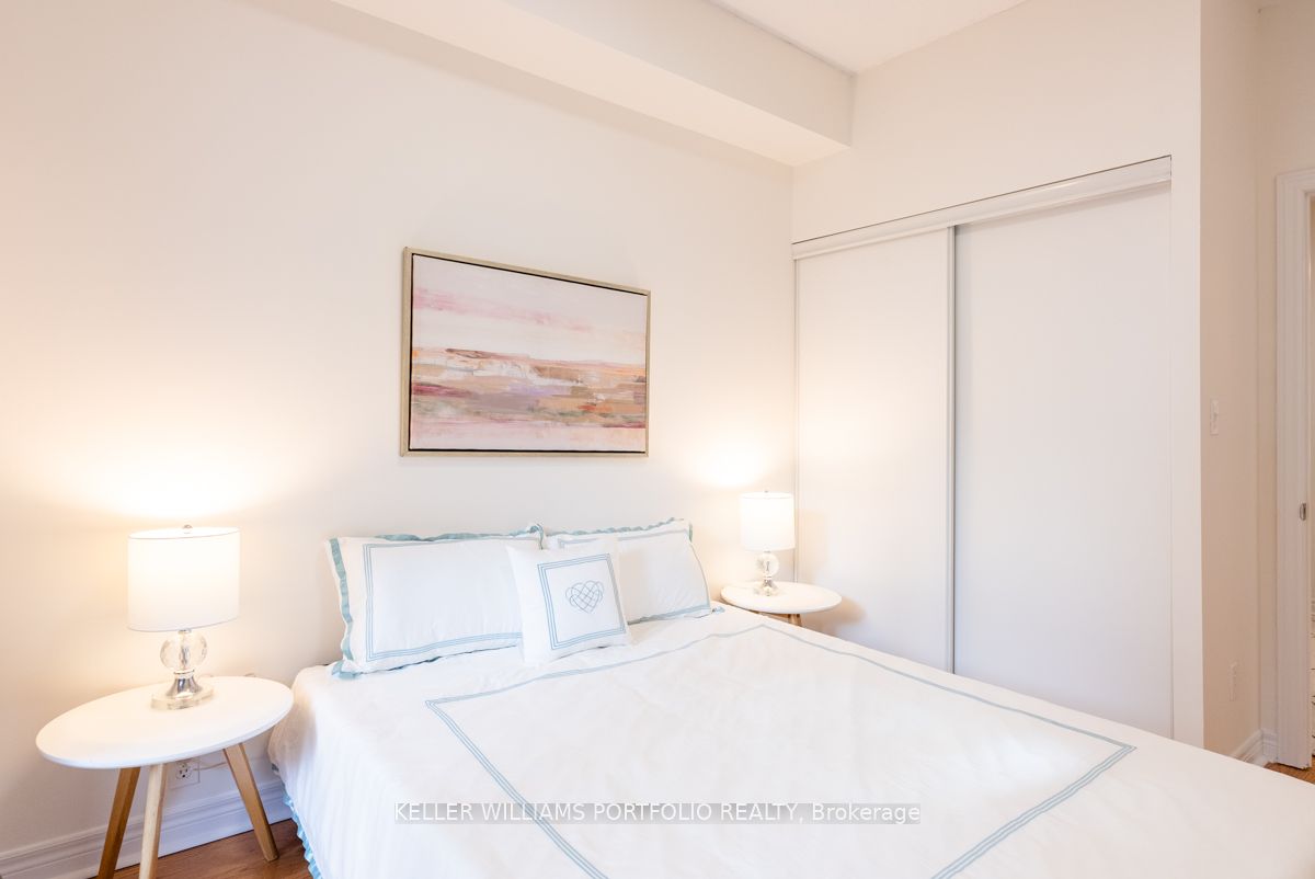 207 Wellesley Street E, #103