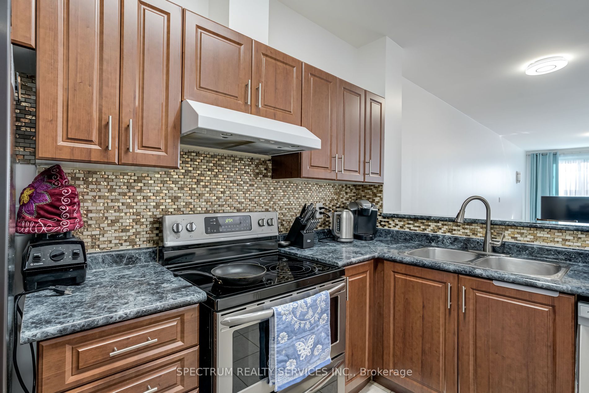 10 Gateway Blvd, #218
