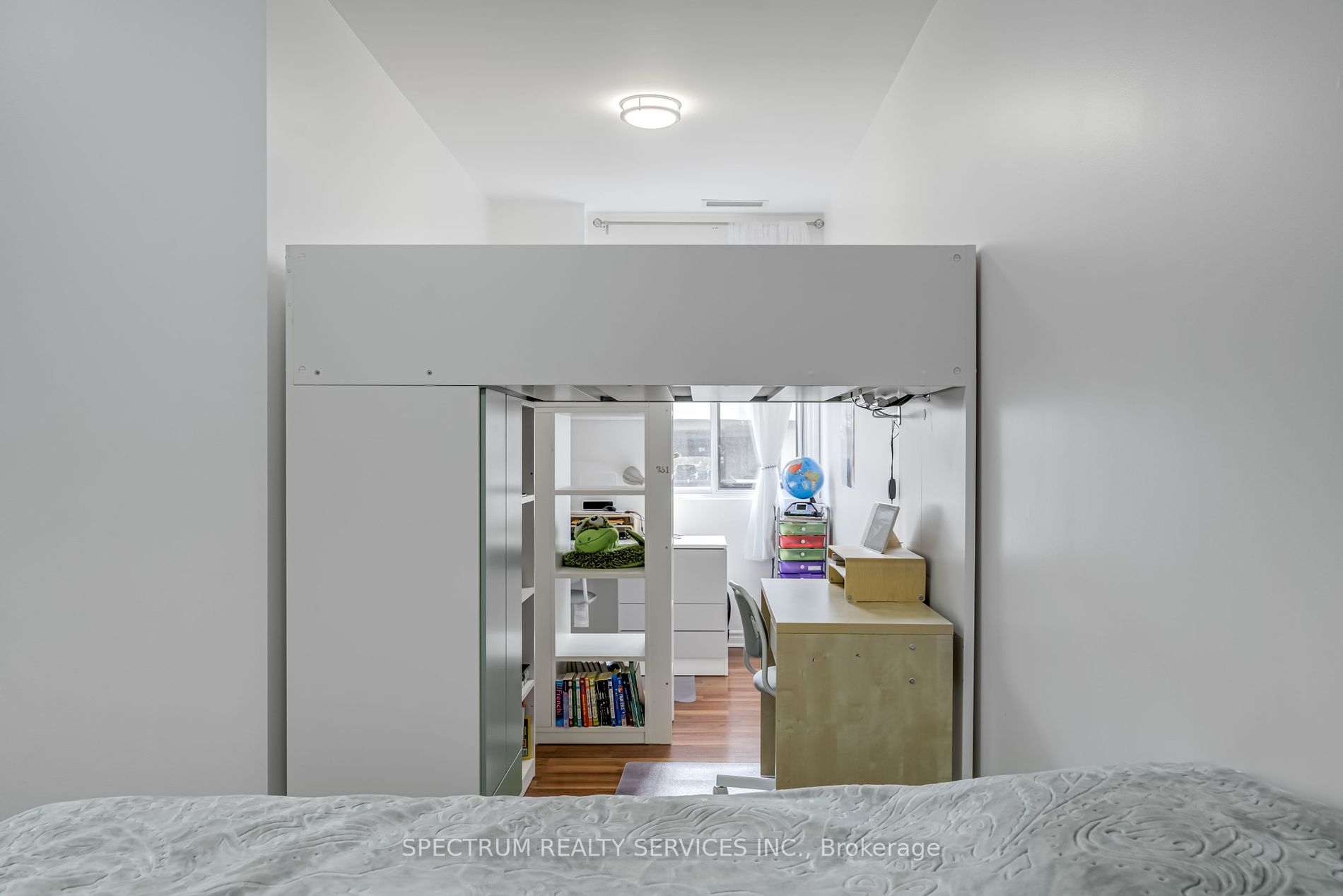 10 Gateway Blvd, #218