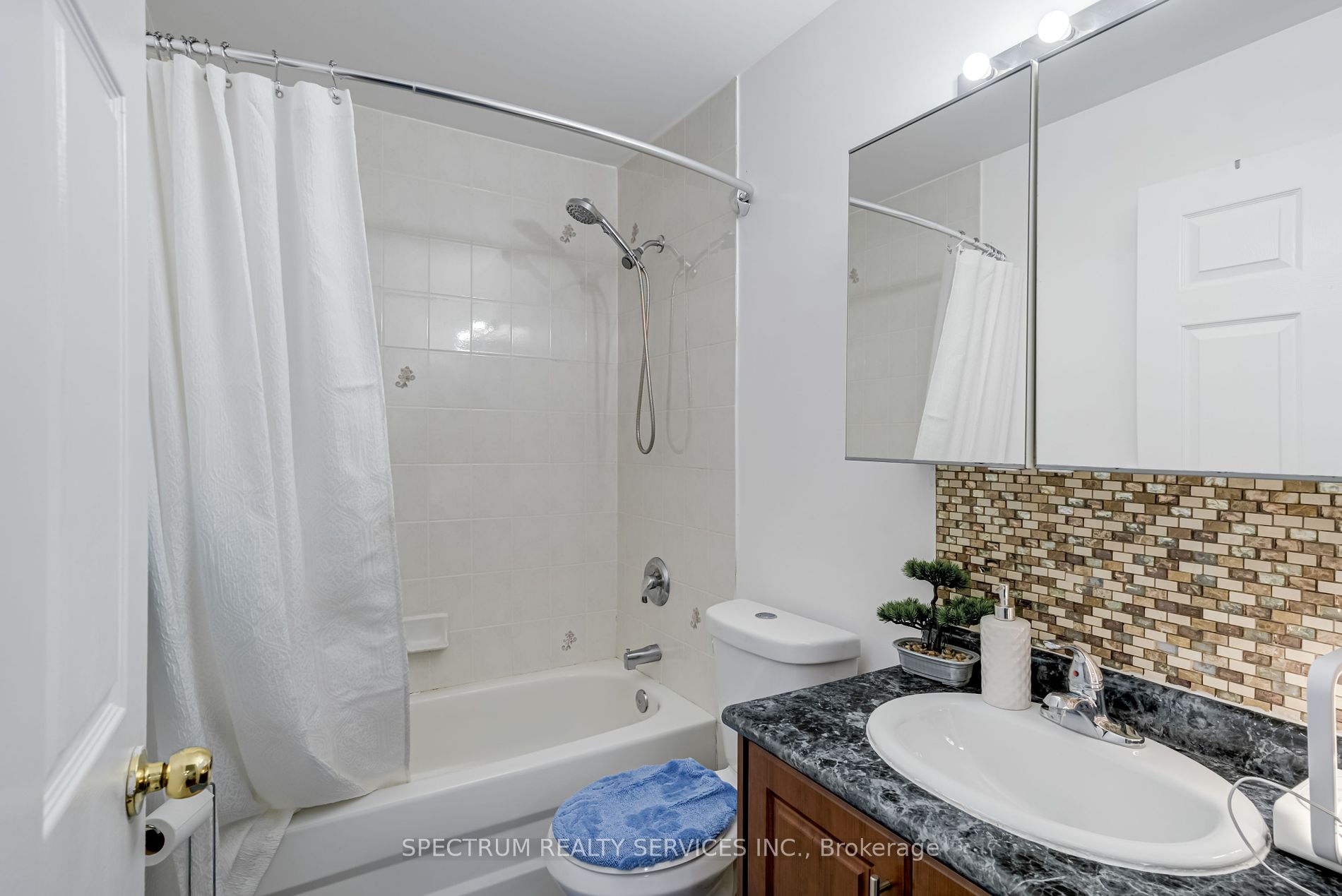10 Gateway Blvd, #218