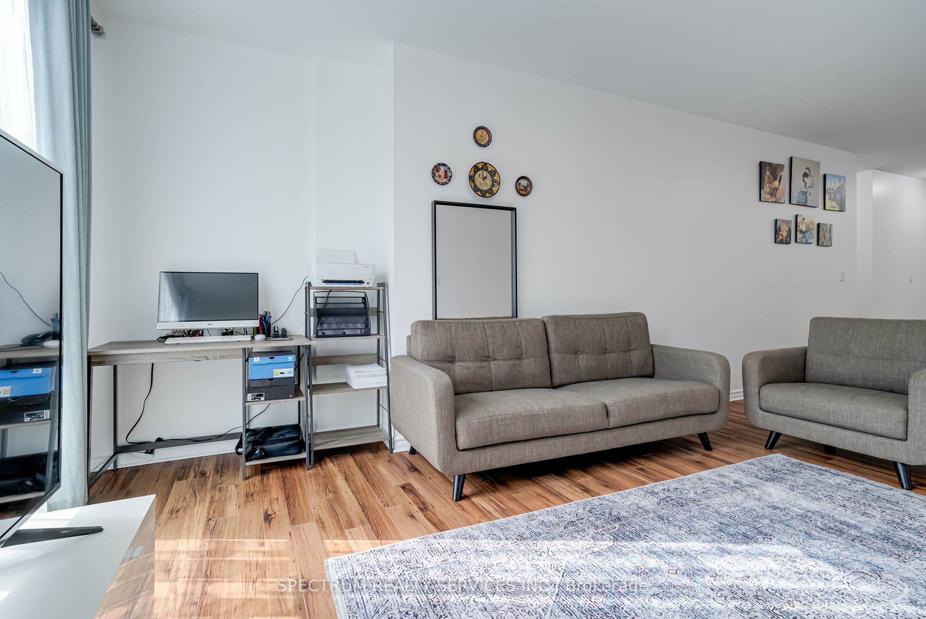 10 Gateway Blvd, #218