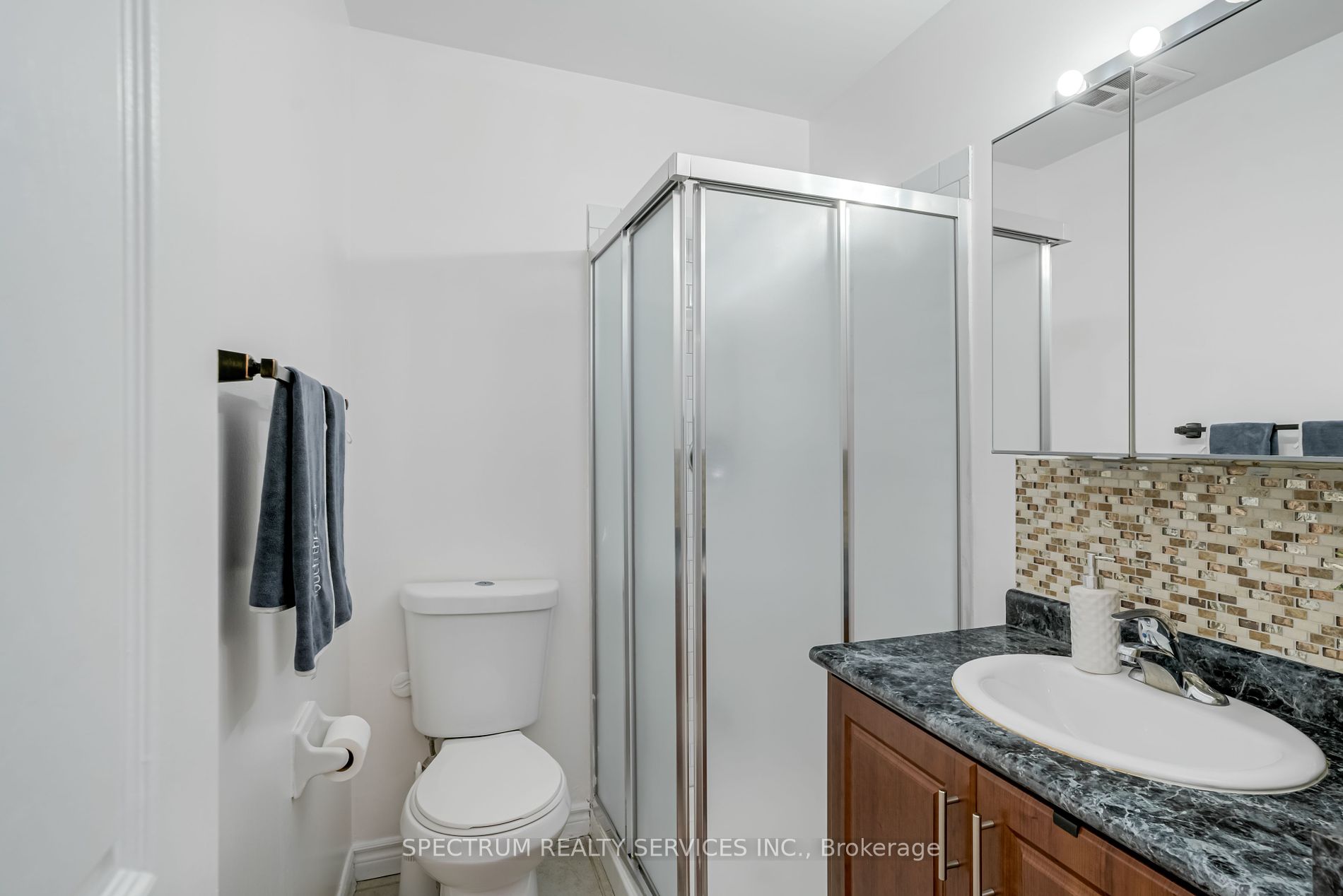 10 Gateway Blvd, #218