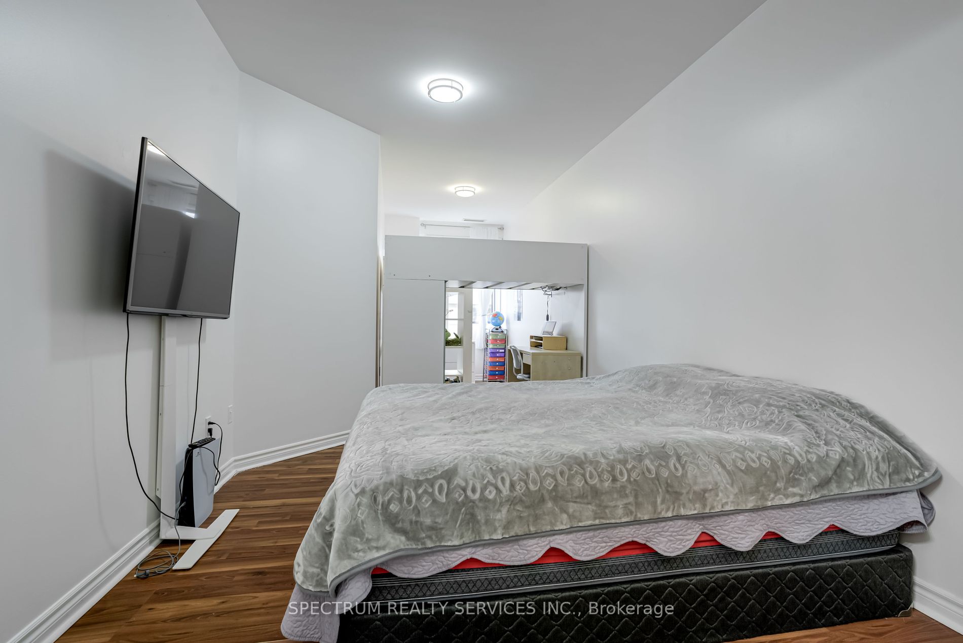 10 Gateway Blvd, #218