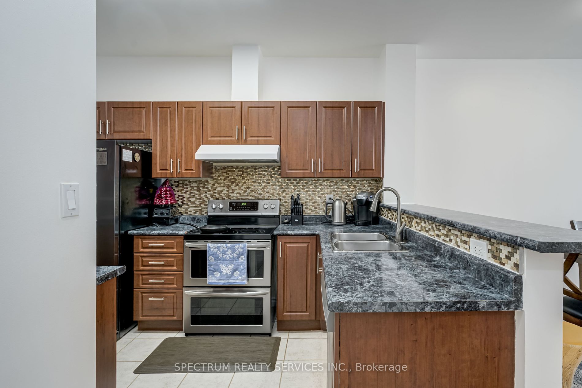 10 Gateway Blvd, #218