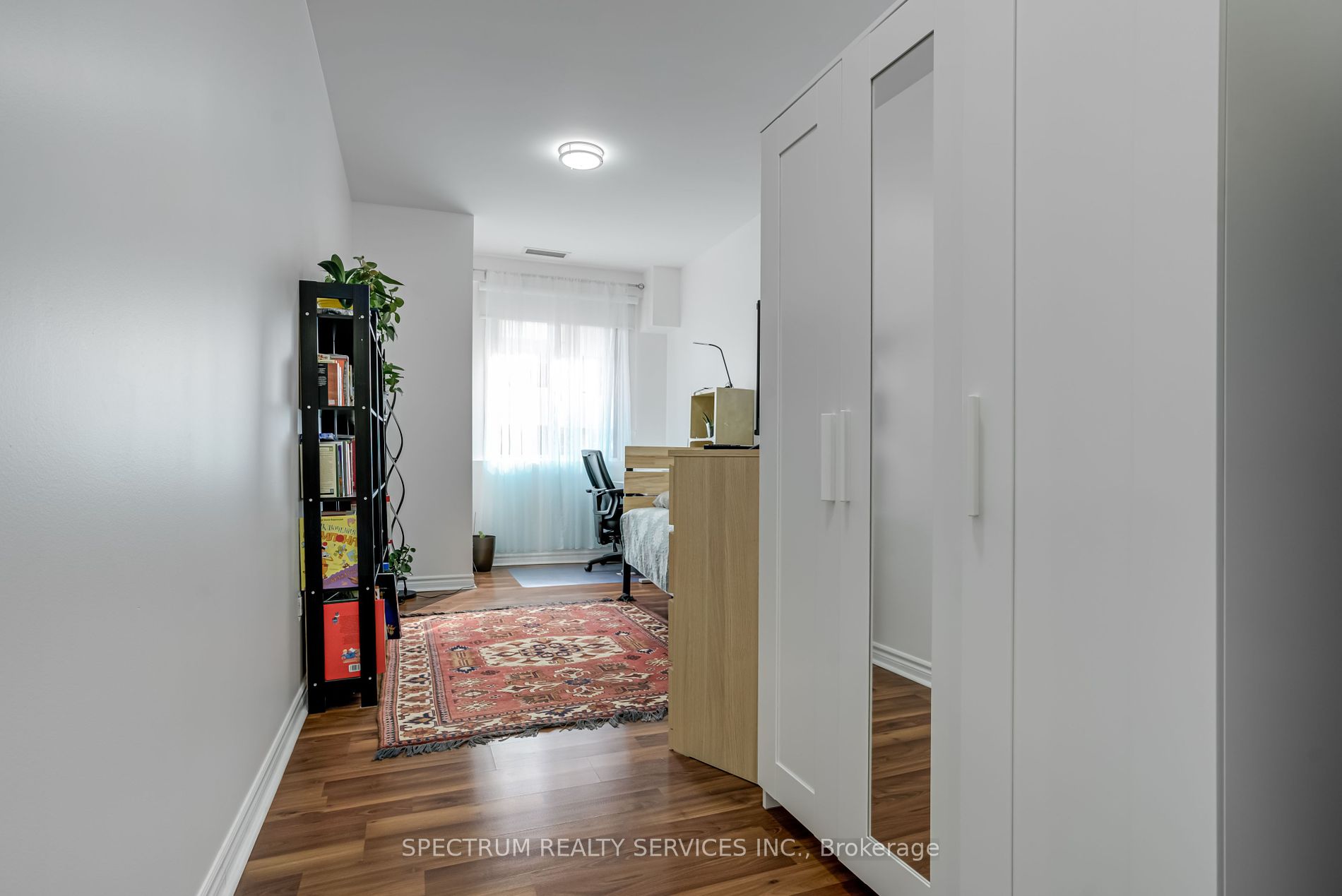 10 Gateway Blvd, #218