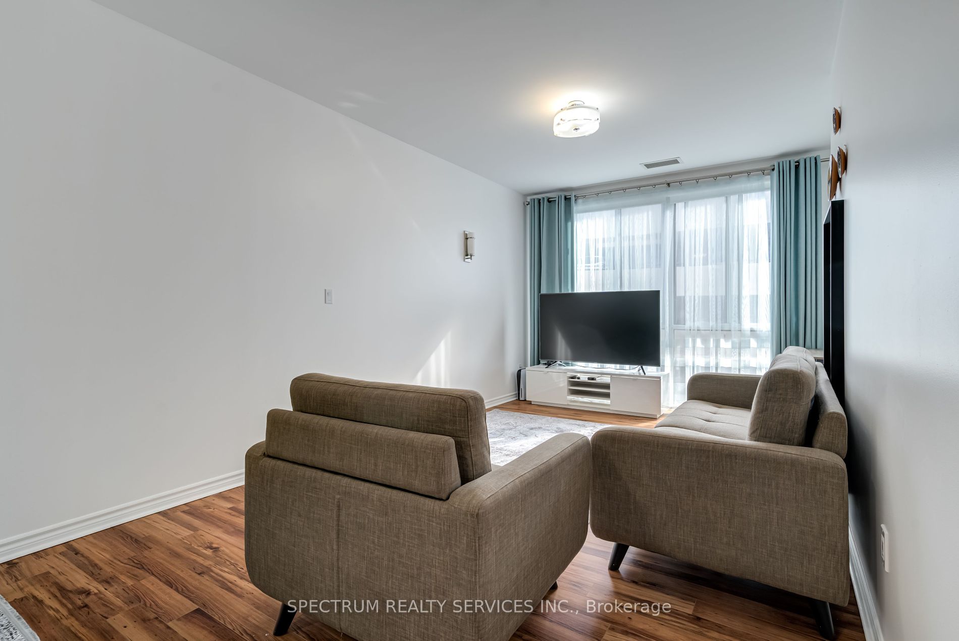 10 Gateway Blvd, #218