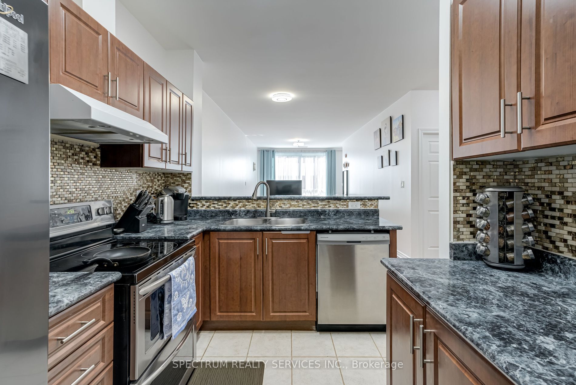10 Gateway Blvd, #218