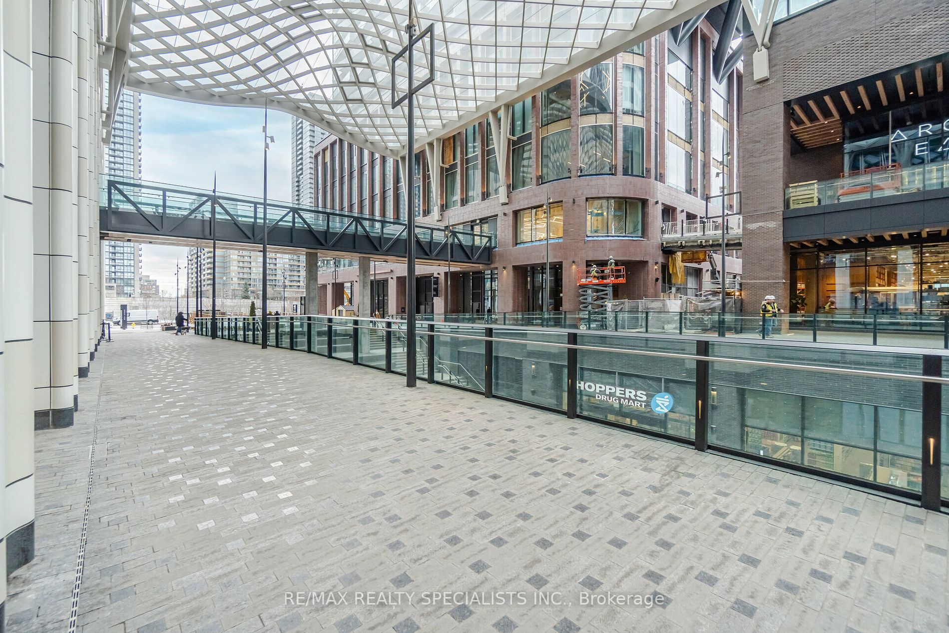 470 FRONT Street W #815