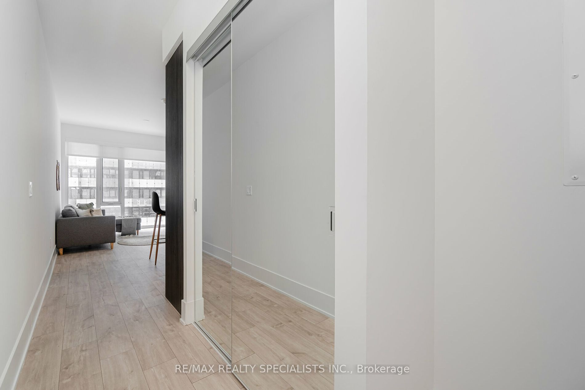470 FRONT Street W #815
