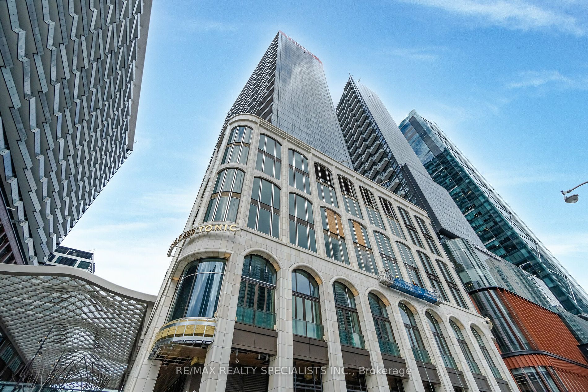 470 FRONT Street W #815