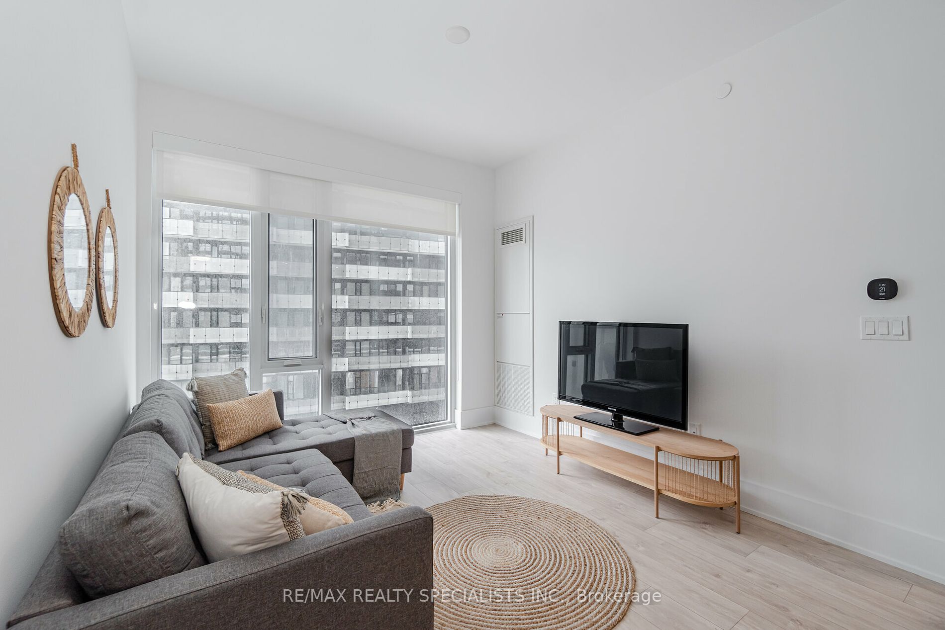 470 FRONT Street W #815