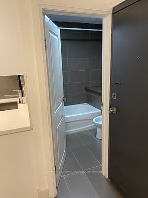 213 Queen Street E, #6