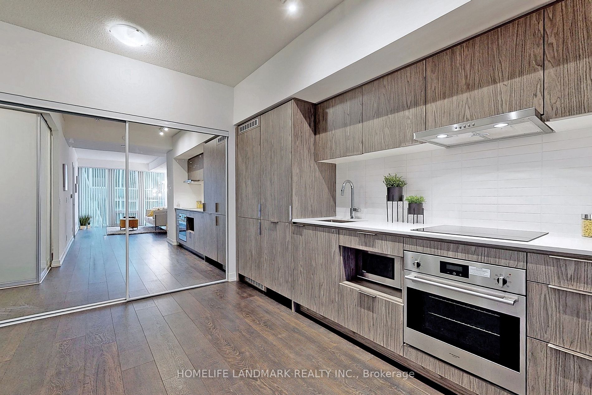 60 Shuter Street #201
