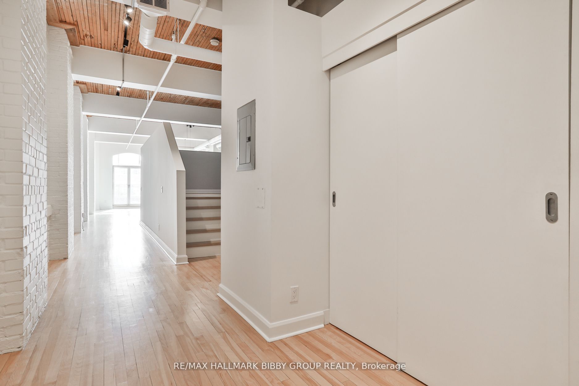 993 Queen Street W, #409
