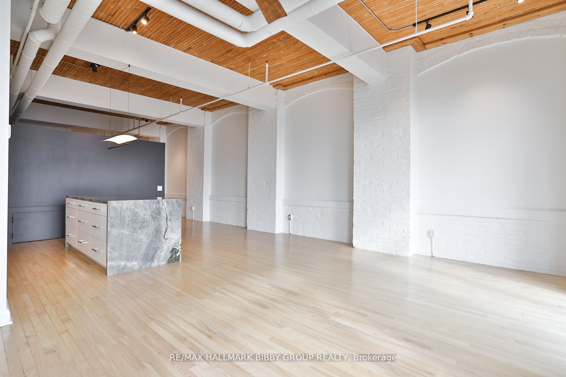 993 Queen Street W, #409