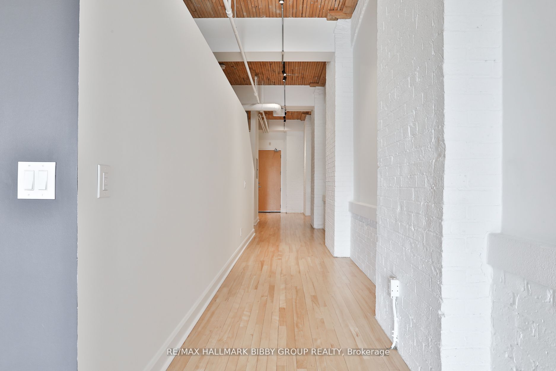 993 Queen Street W, #409