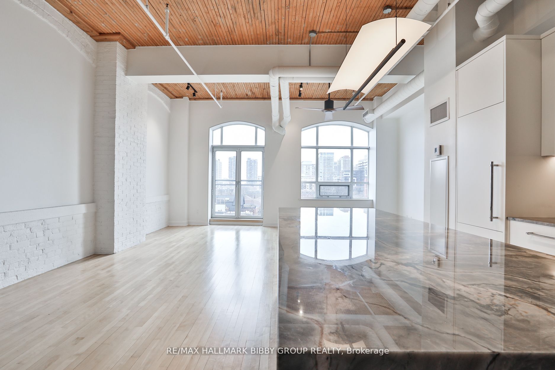 993 Queen Street W, #409
