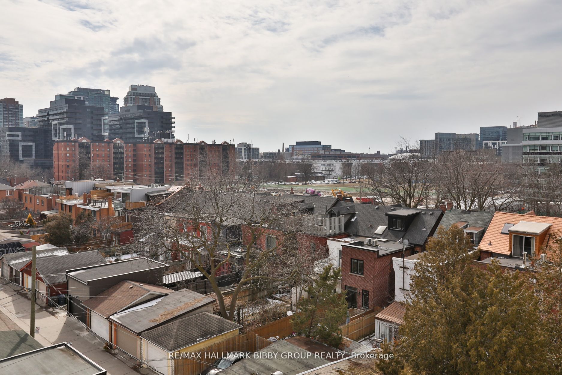 993 Queen Street W, #409