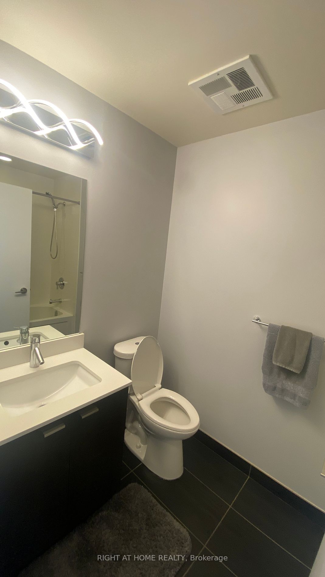 30 Roehampton Ave, #3002